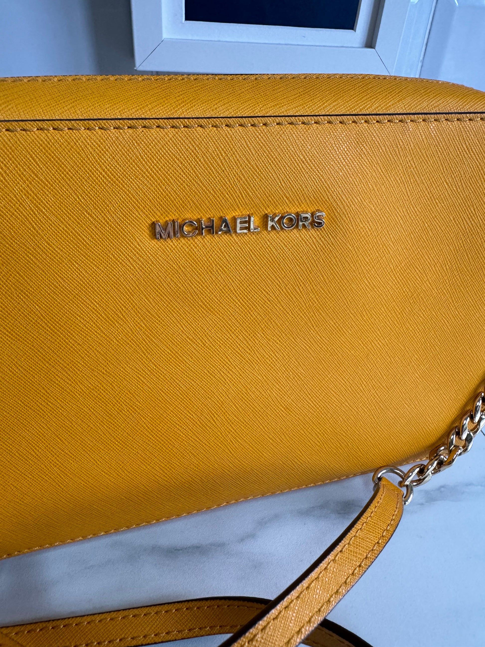 Michael kors gold crossbody on sale purse