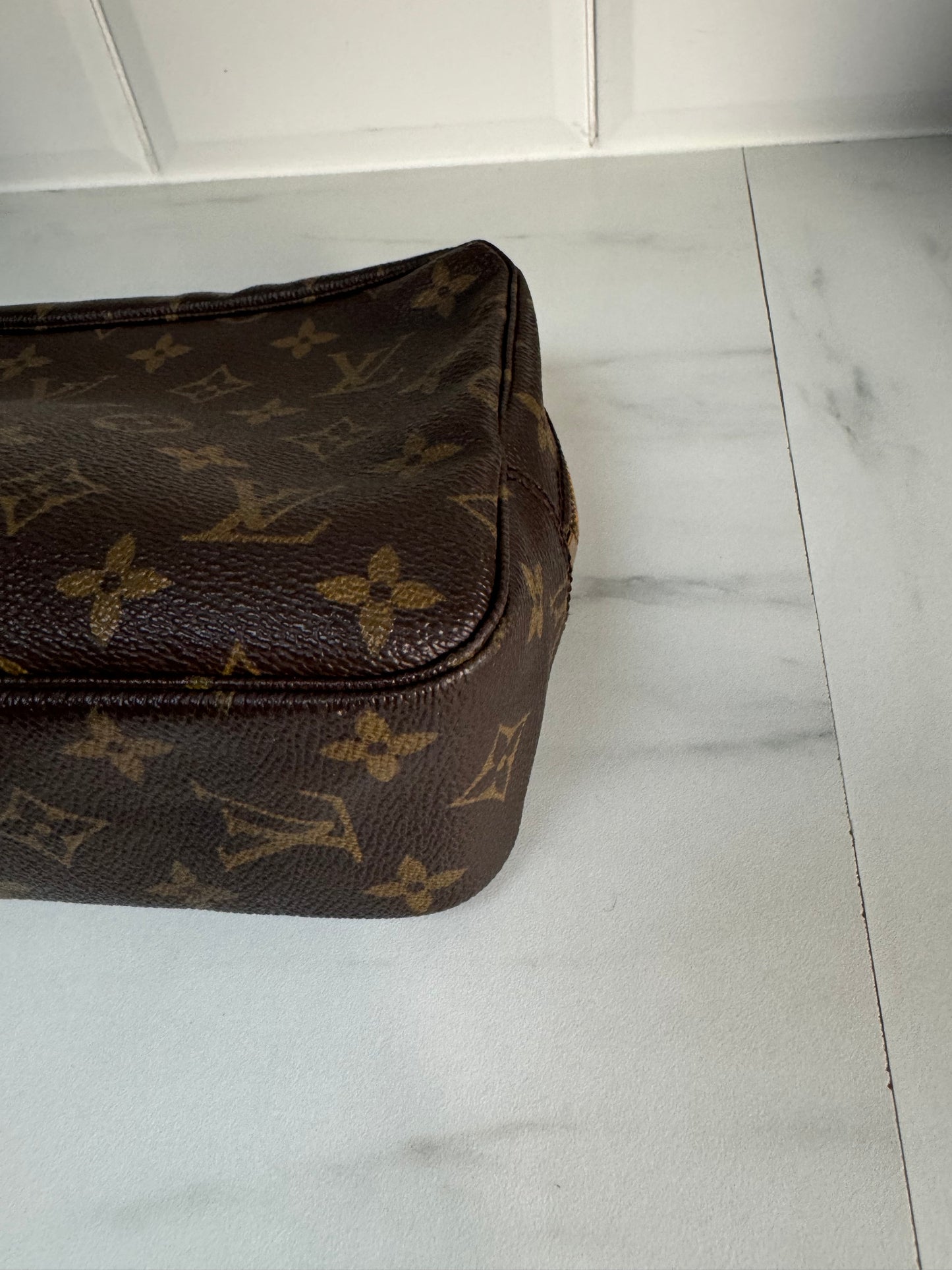 Louis Vuitton Trousse 23 - Monogram