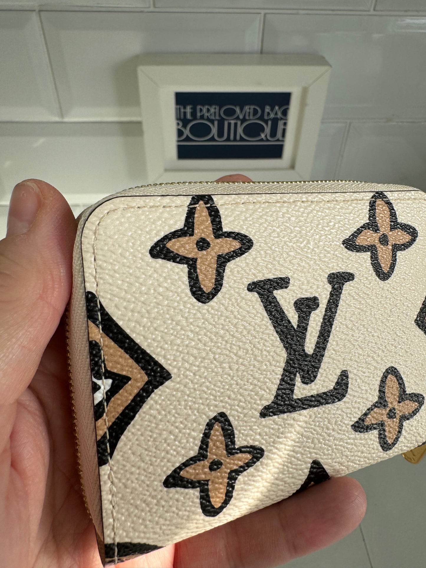 Louis Vuitton Limited Edition Giant Monogram Wild At Heart Zippy Coin Purse - Creme