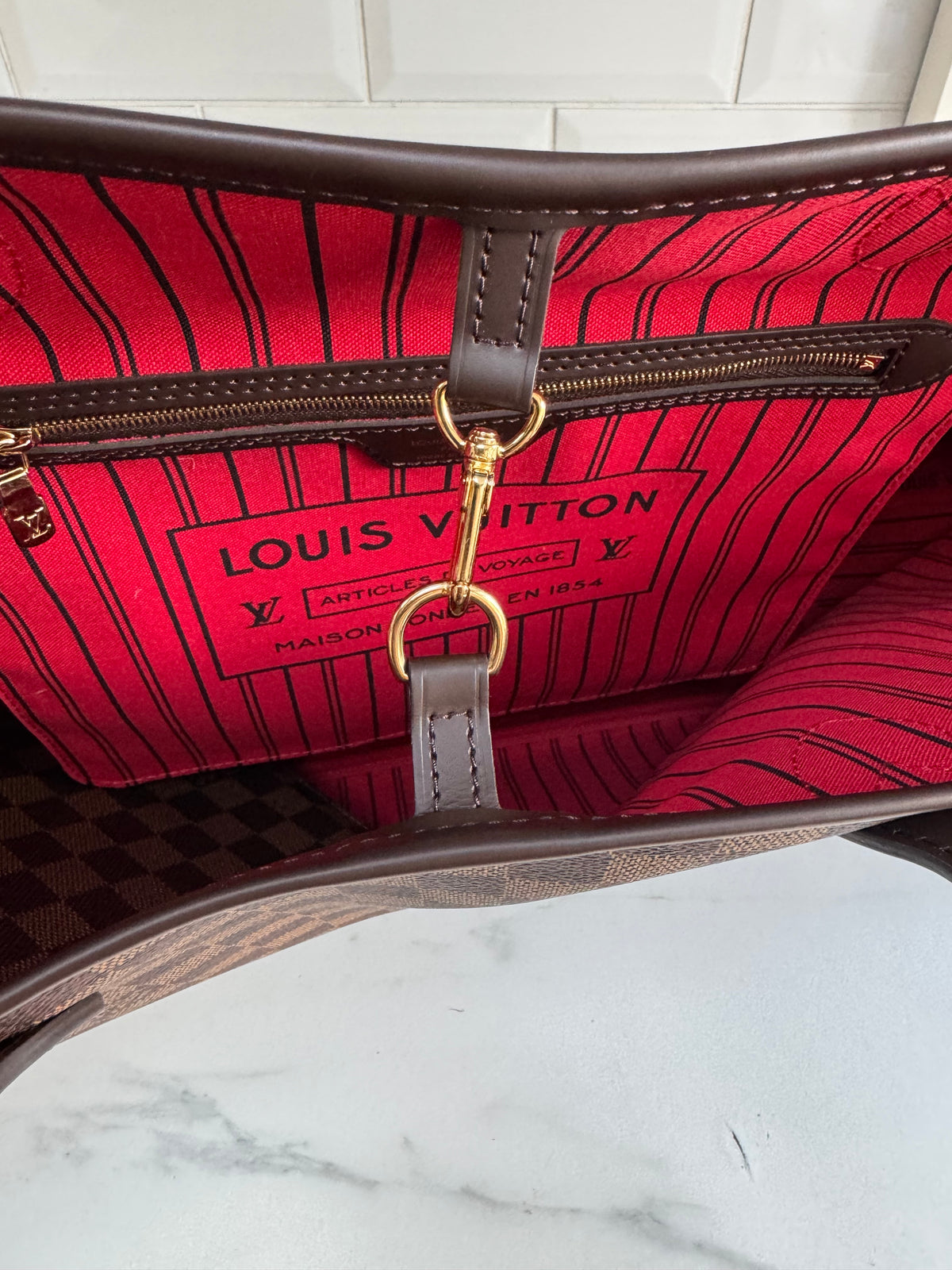 Louis Vuitton GM Neverfull Bag and Pouch - Brown Damier Ebene