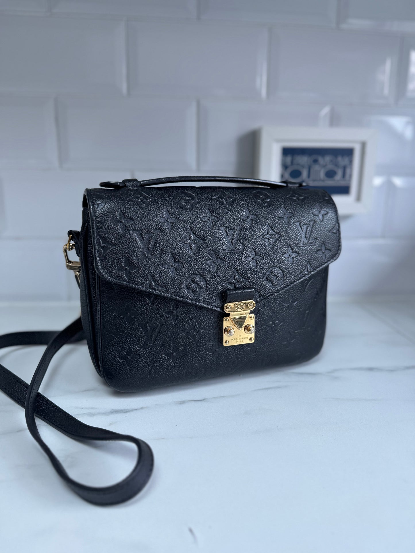 Louis Vuitton Pochette Metis Emperiente - Black