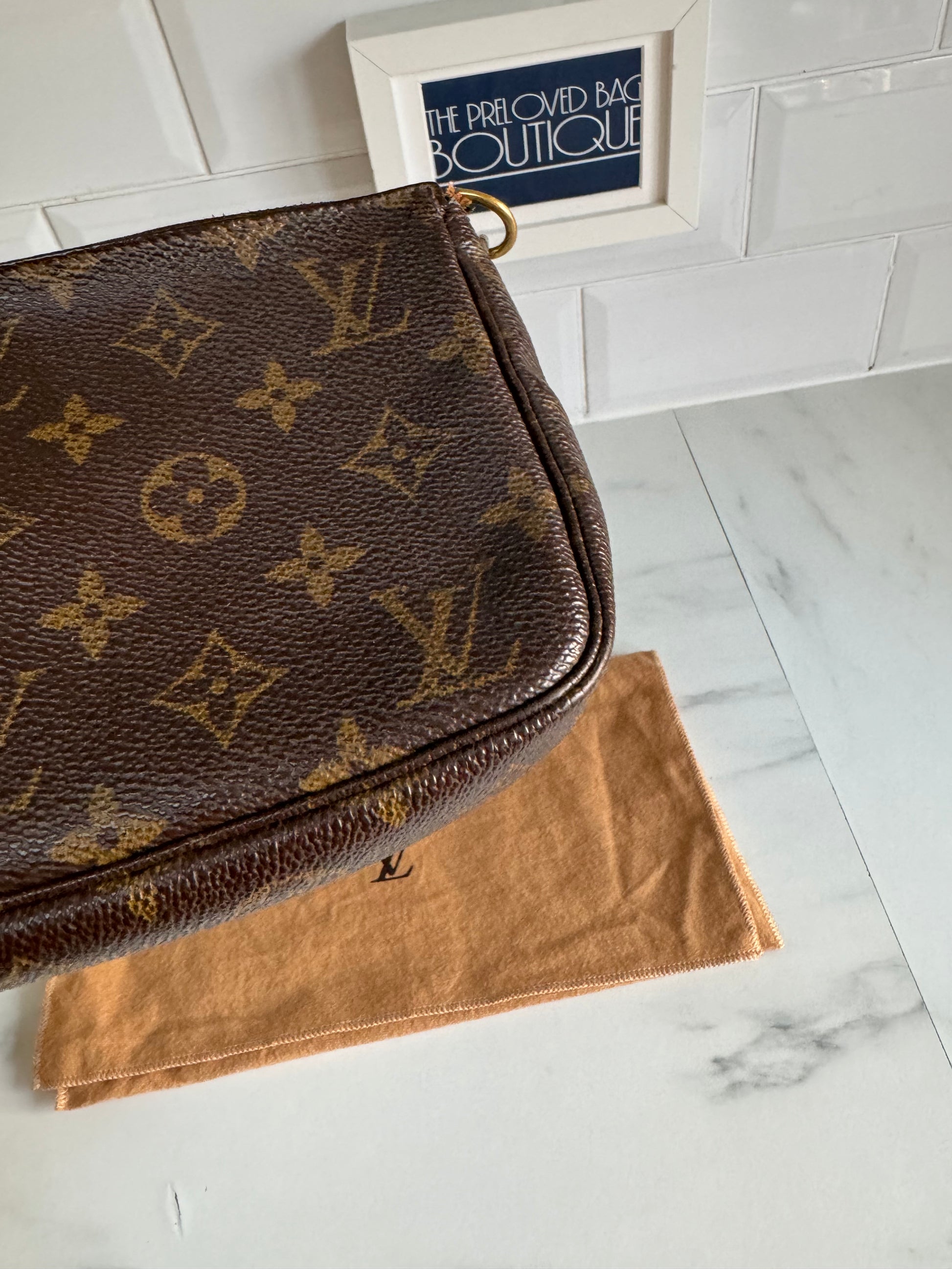Louis Vuitton Pochette Accessories Monogram