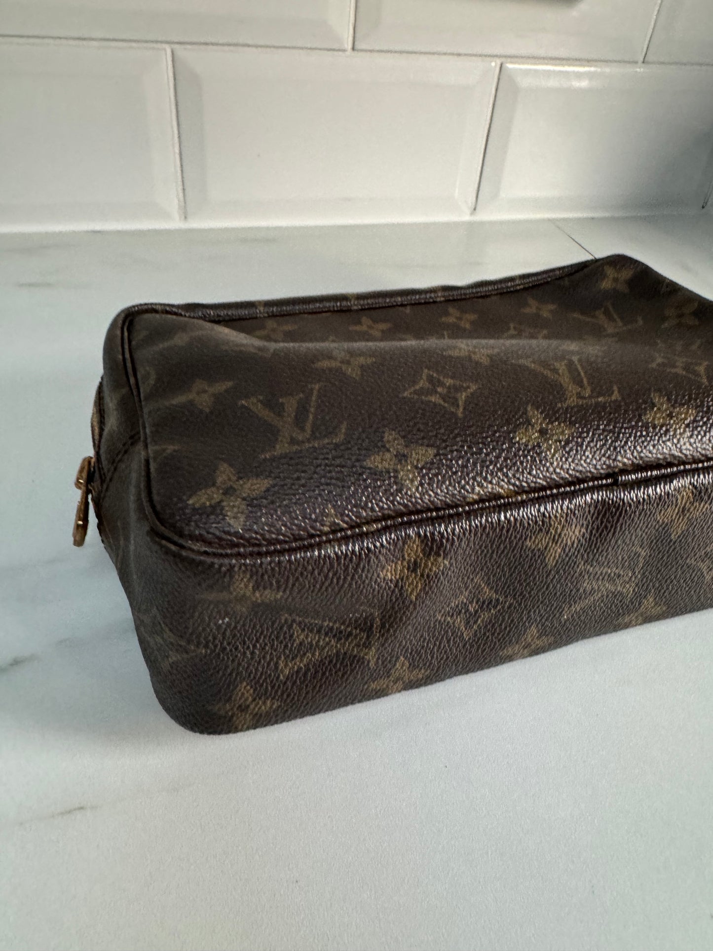 Louis Vuitton Trousse 23 - Monogram