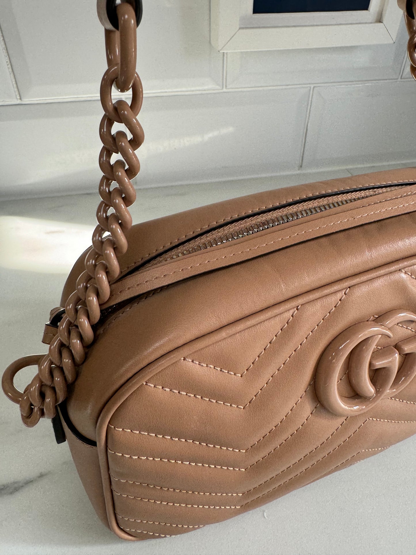 Gucci Small Marmont Matelassé Shoulder Bag - Beige