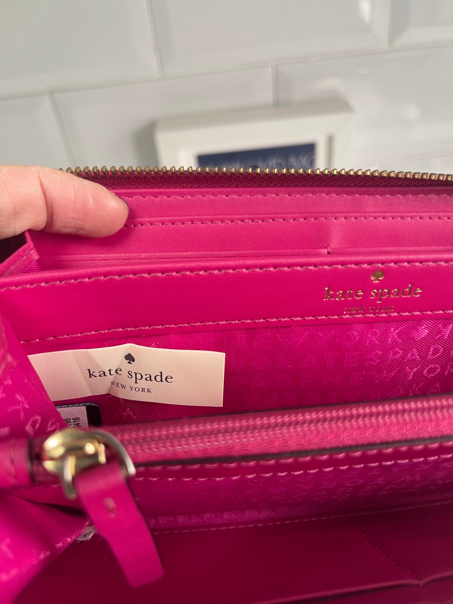 Kate Spade Long Zip Around wallet - Pink