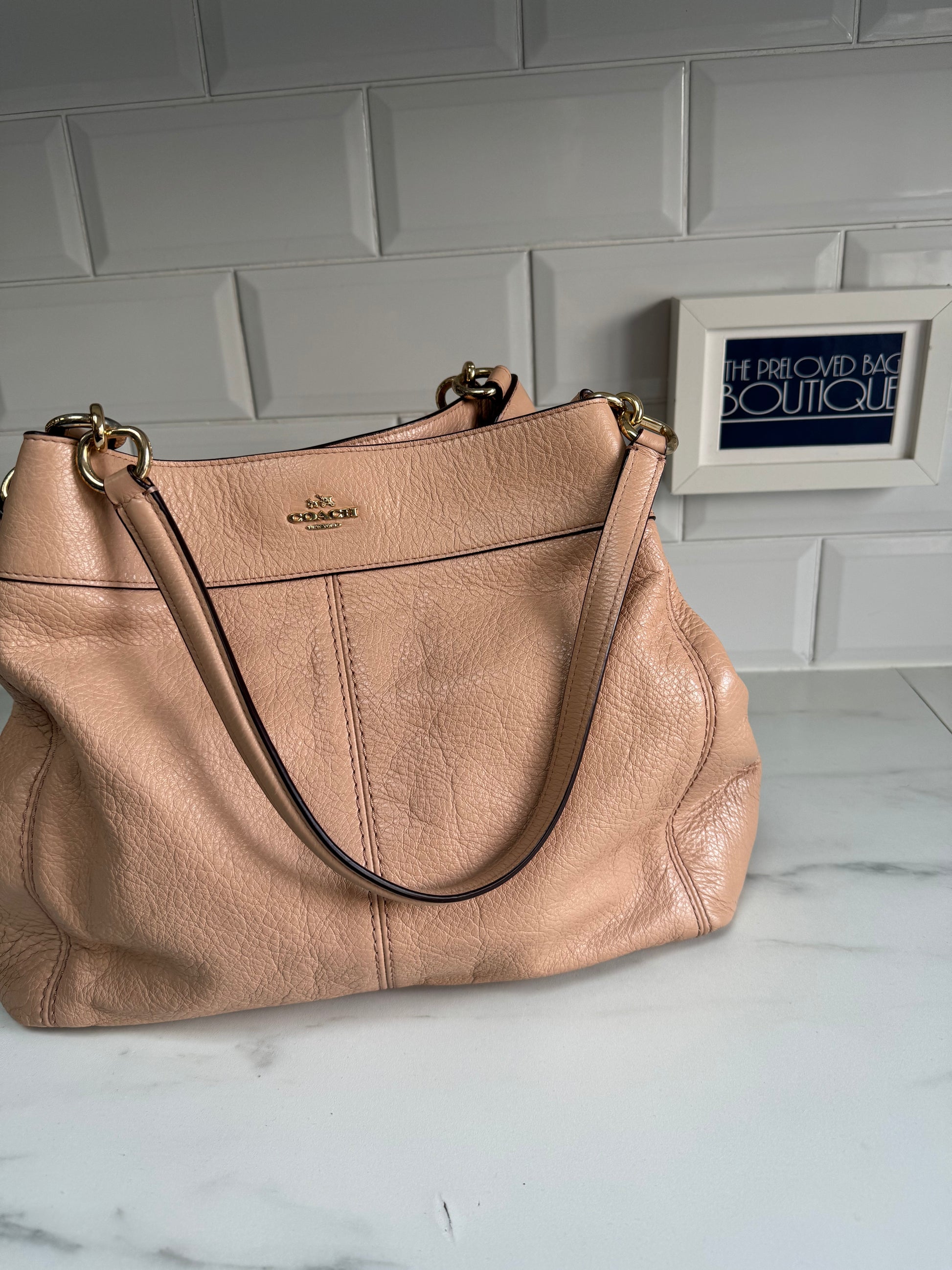 Coach lexy 2025 small size