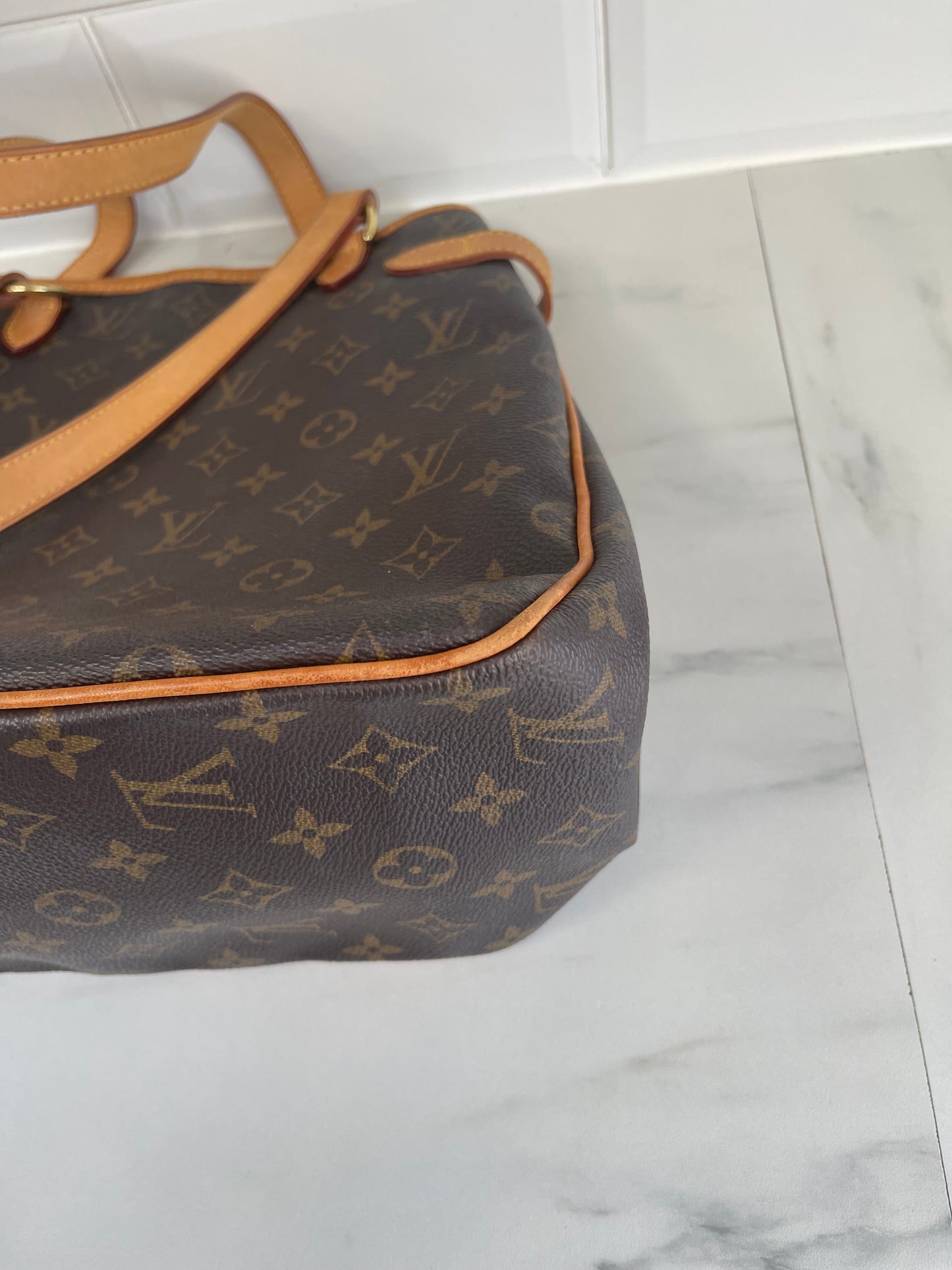 Louis Vuitton Batignoles Vertical - Monogram