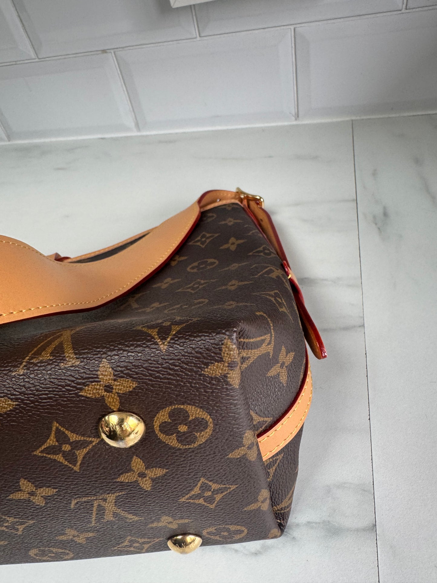 Louis Vuitton Carryall PM Monogram - Brown