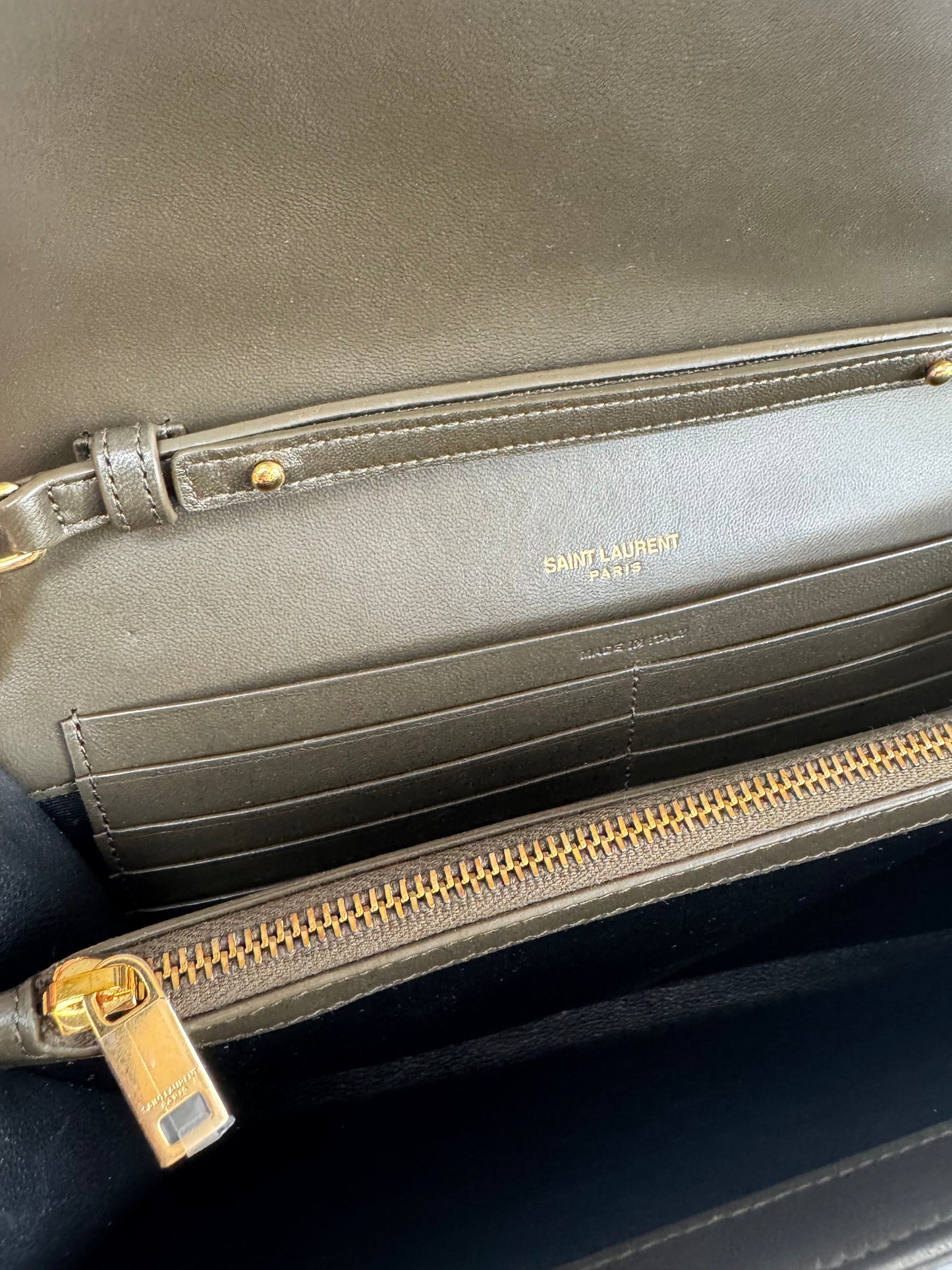 Saint Laurent ‘YSL’ Cassandre Chain Wallet - Light musk