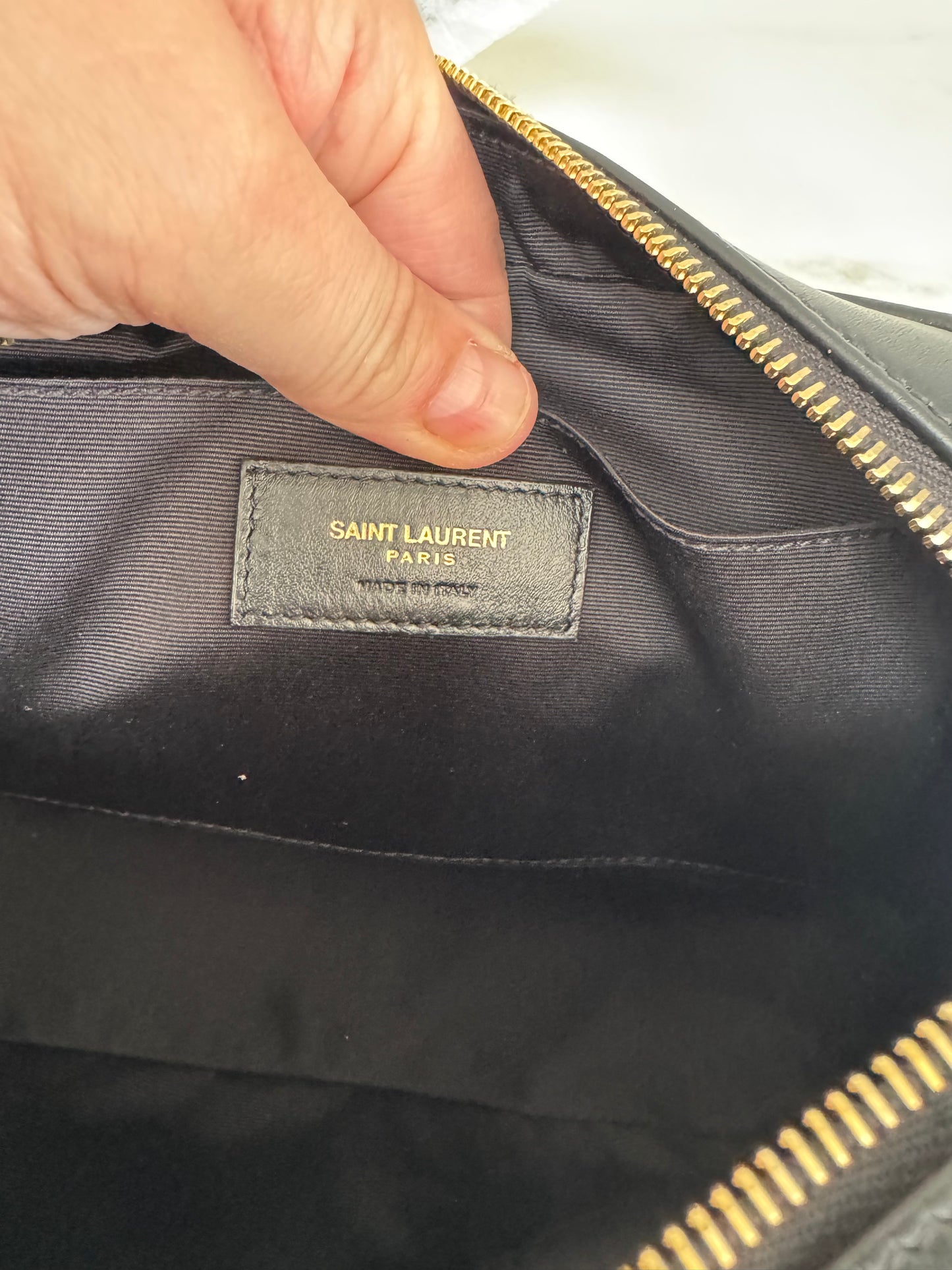 Saint Laurent Medium Lou Satchel - Black