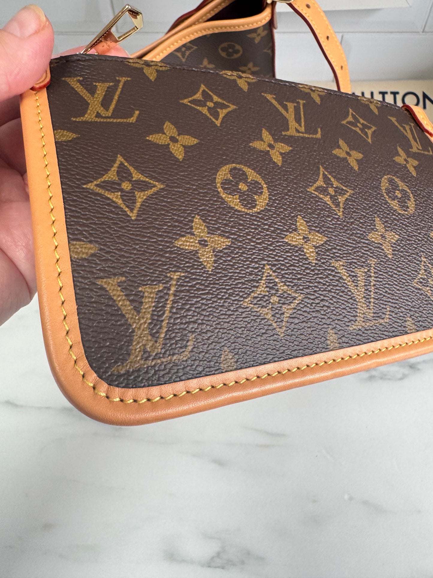 Louis Vuitton Carryall PM Monogram - Brown