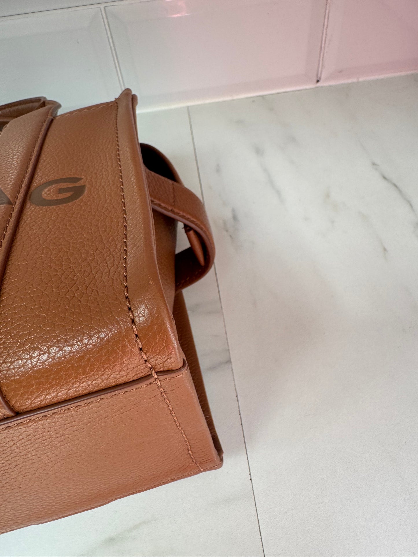 Marc Jacobs Small The Tote Bag - Argan Oil (Tan)
