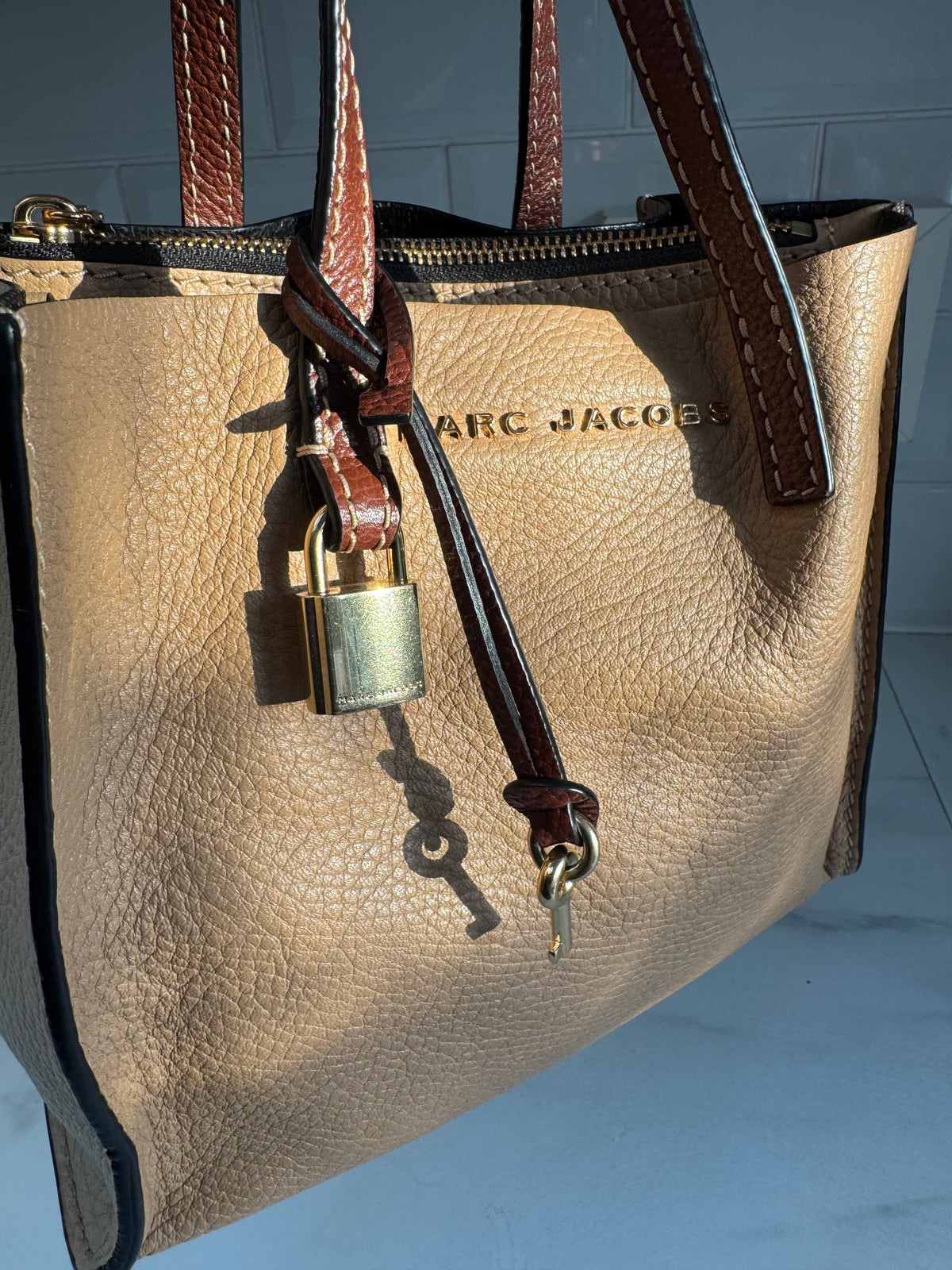 Marc Jacobs Mini Grind tote - Tan and White