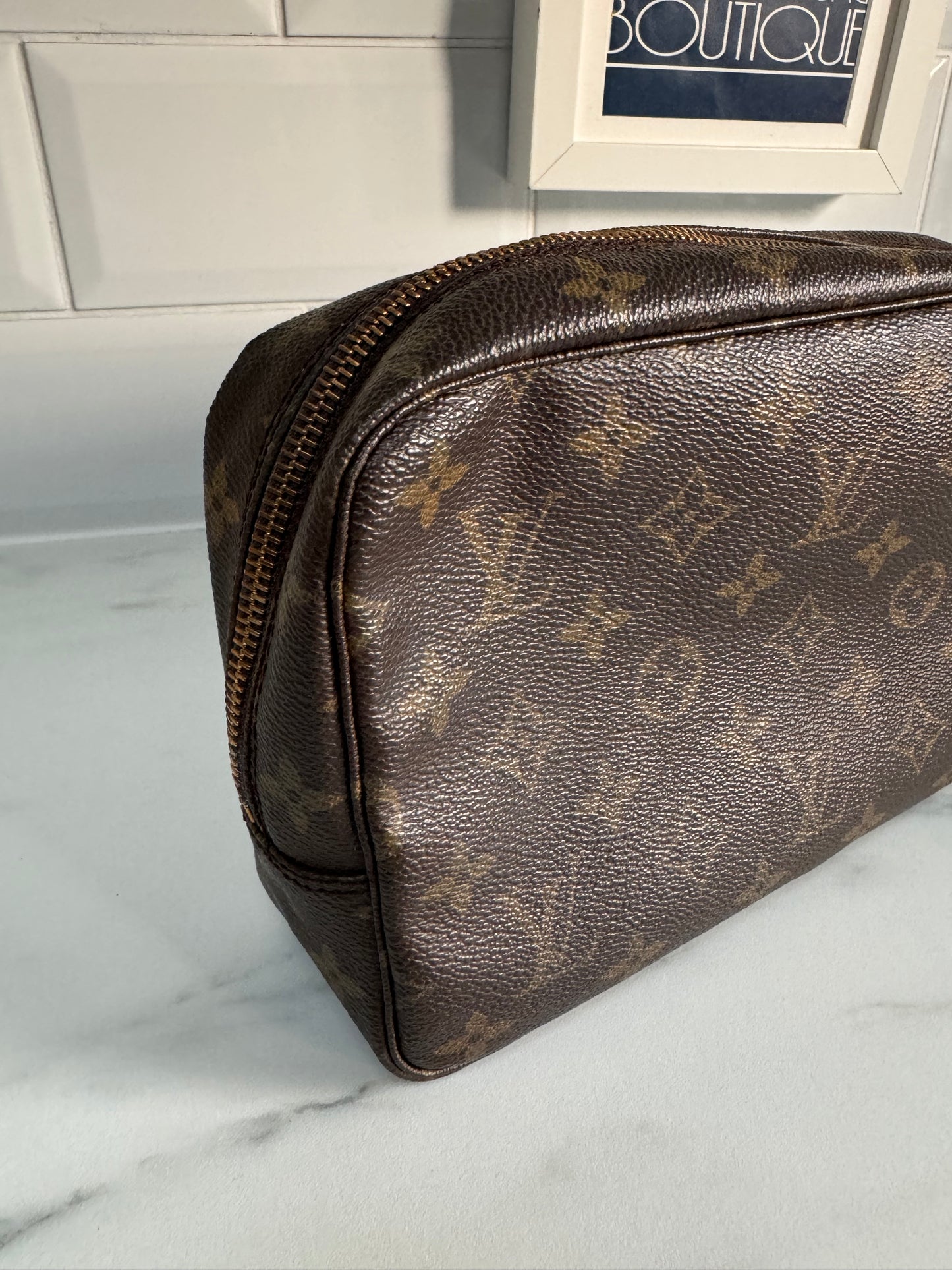 Louis Vuitton Trousse 23 - Monogram