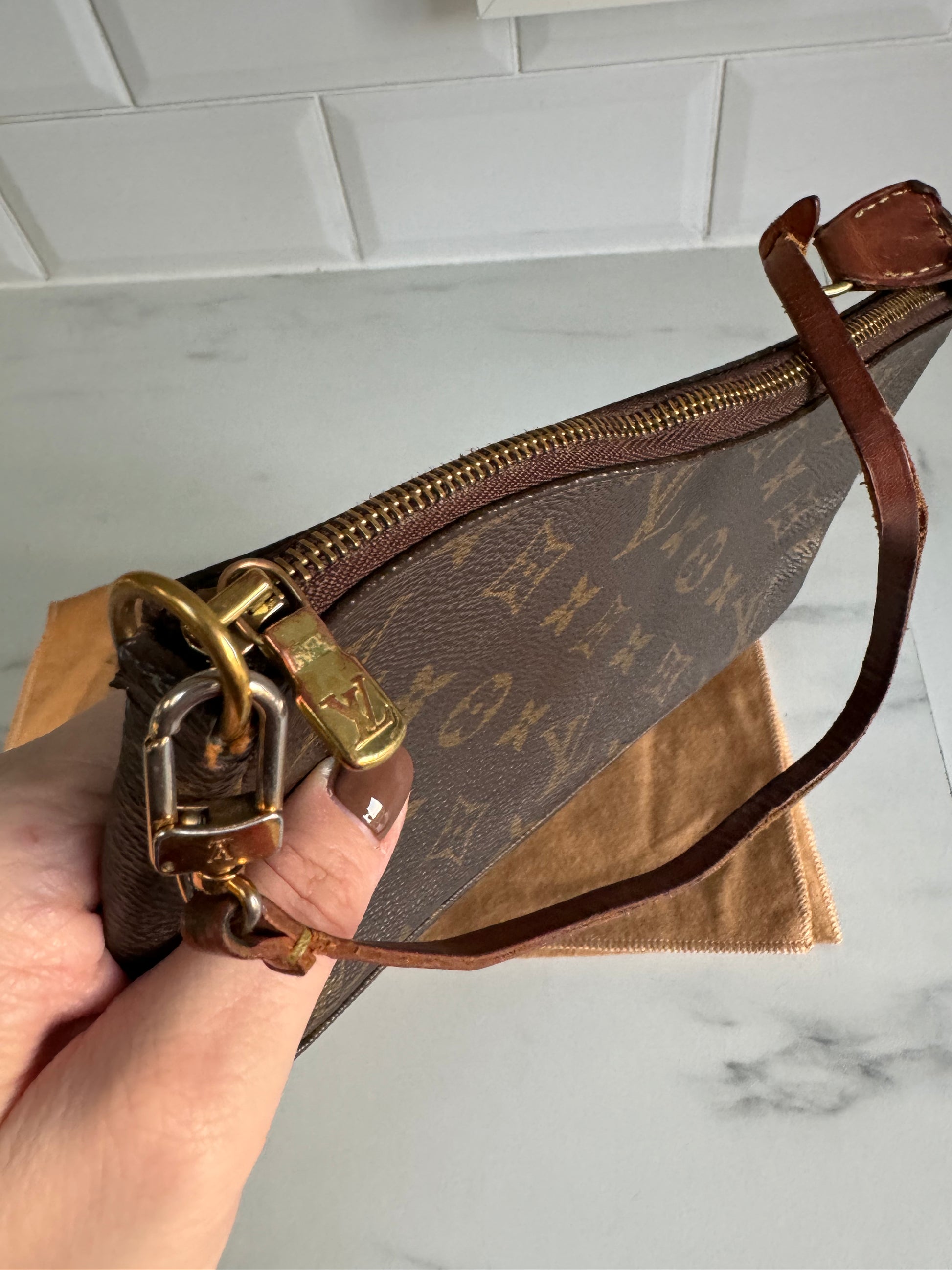 Pochette nm louis sales vuitton