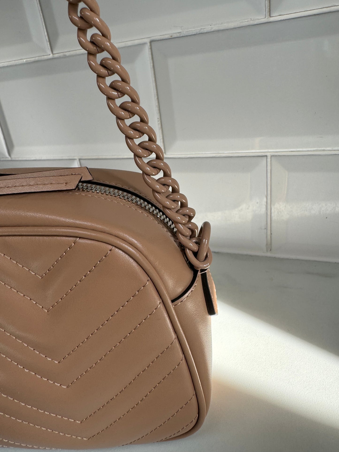 Gucci Small Marmont Matelassé Shoulder Bag - Beige