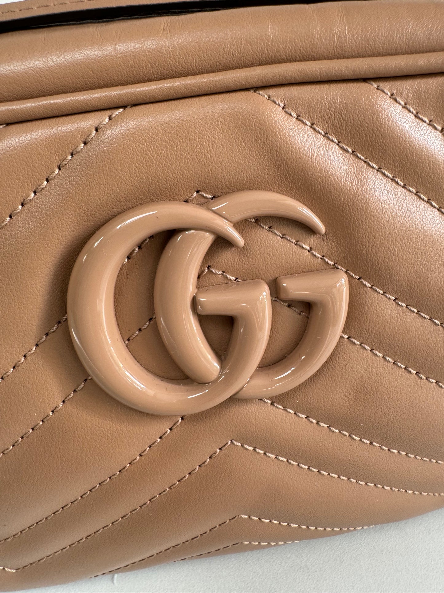 Gucci Small Marmont Matelassé Shoulder Bag - Beige