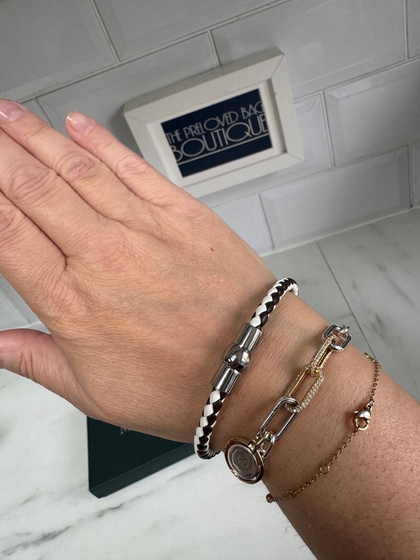 Mulberry Iris Bracelet - Black and White