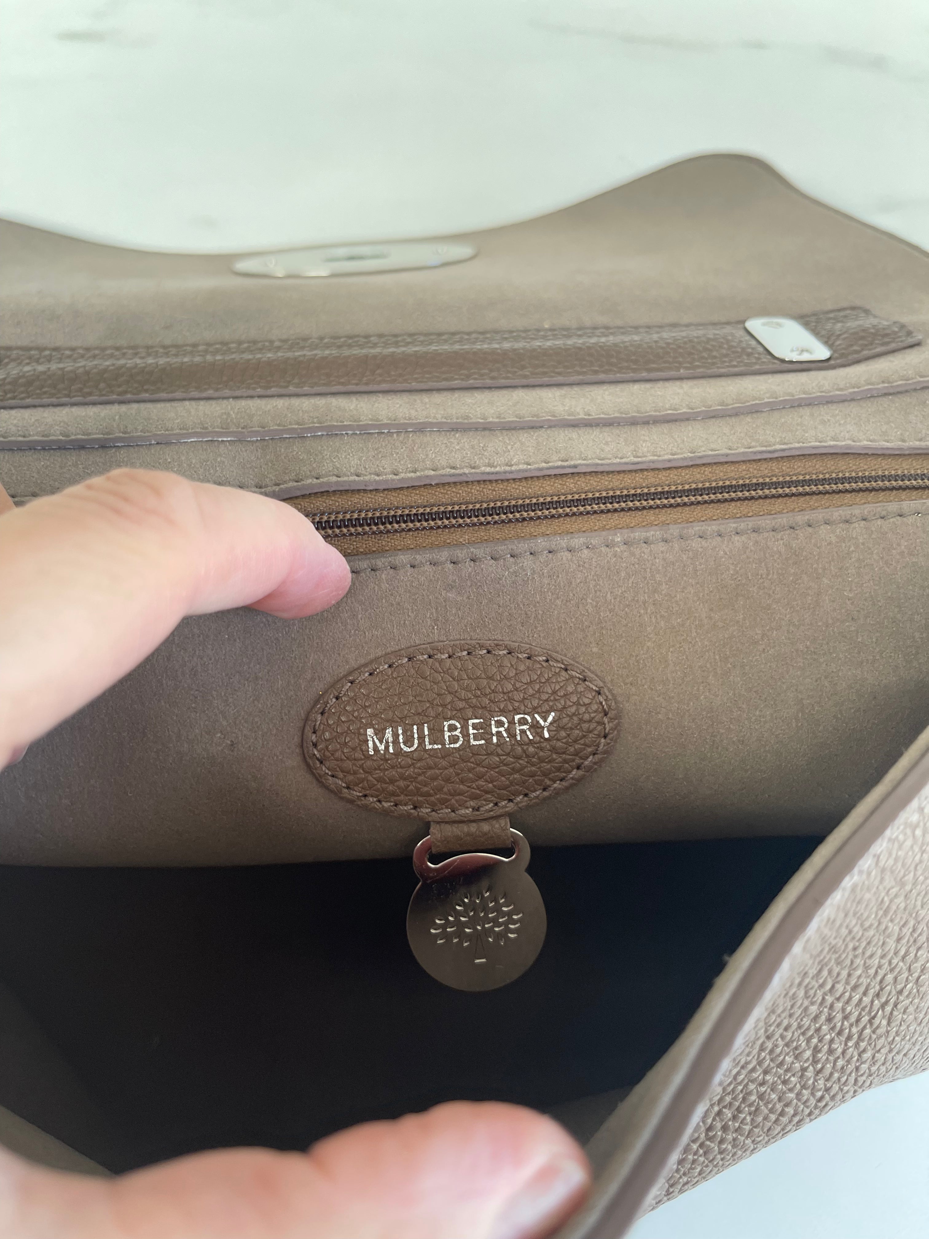 Medium lily 2024 mulberry bag sale