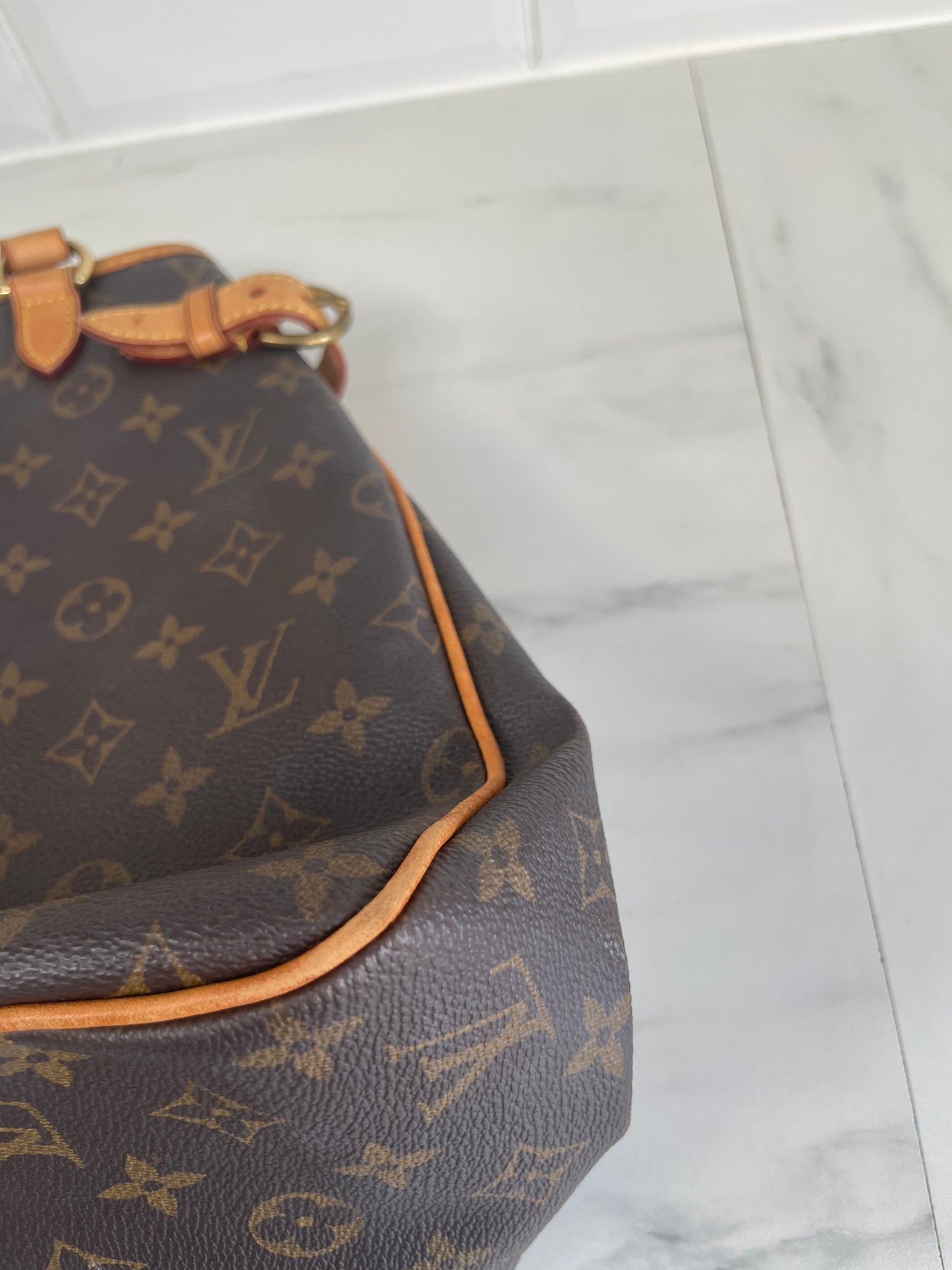 Louis Vuitton Batignoles Vertical - Monogram