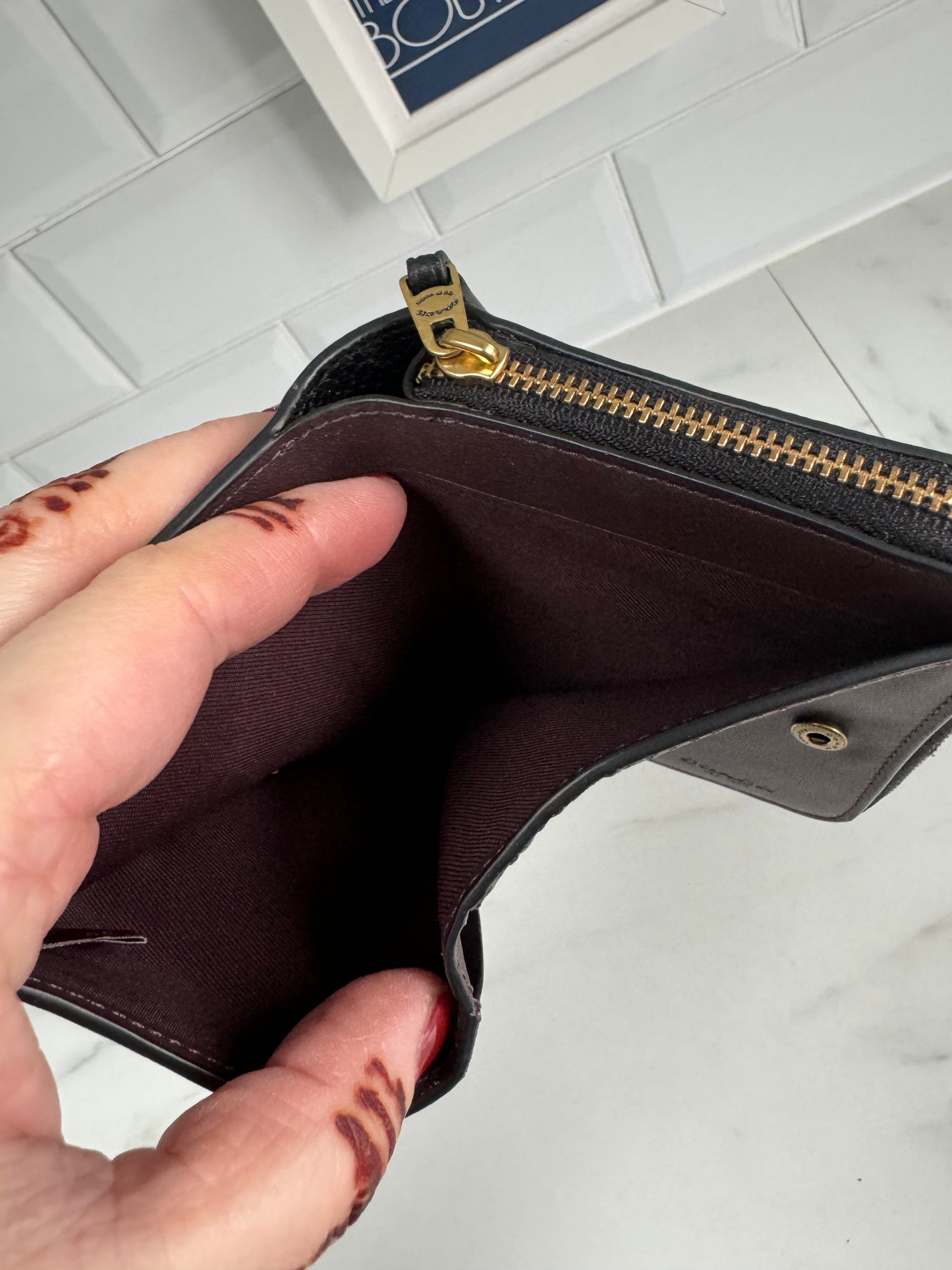 Coach small 2025 wallet purse