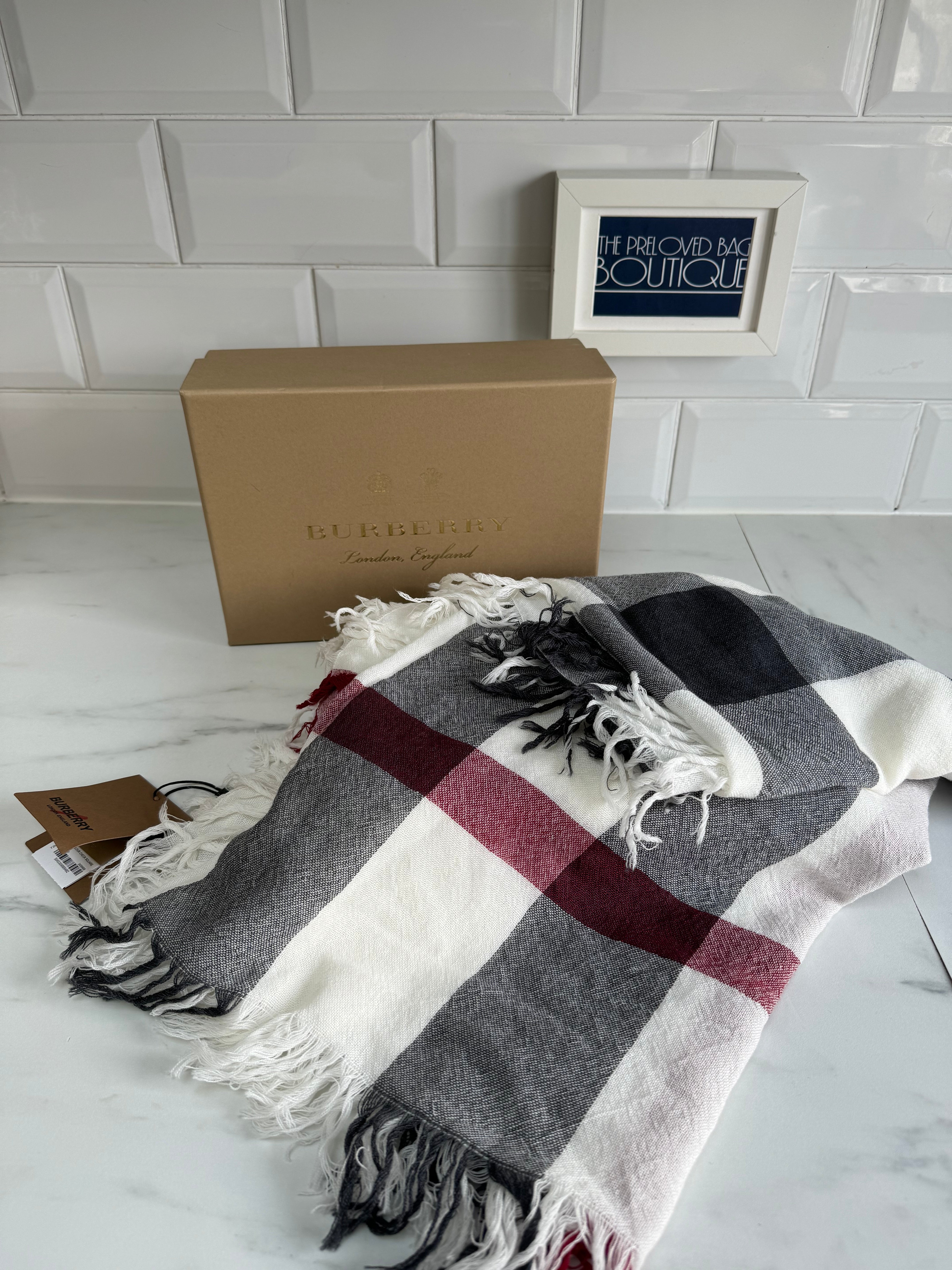 Burberry Scarf Shawl White Red Black Grey