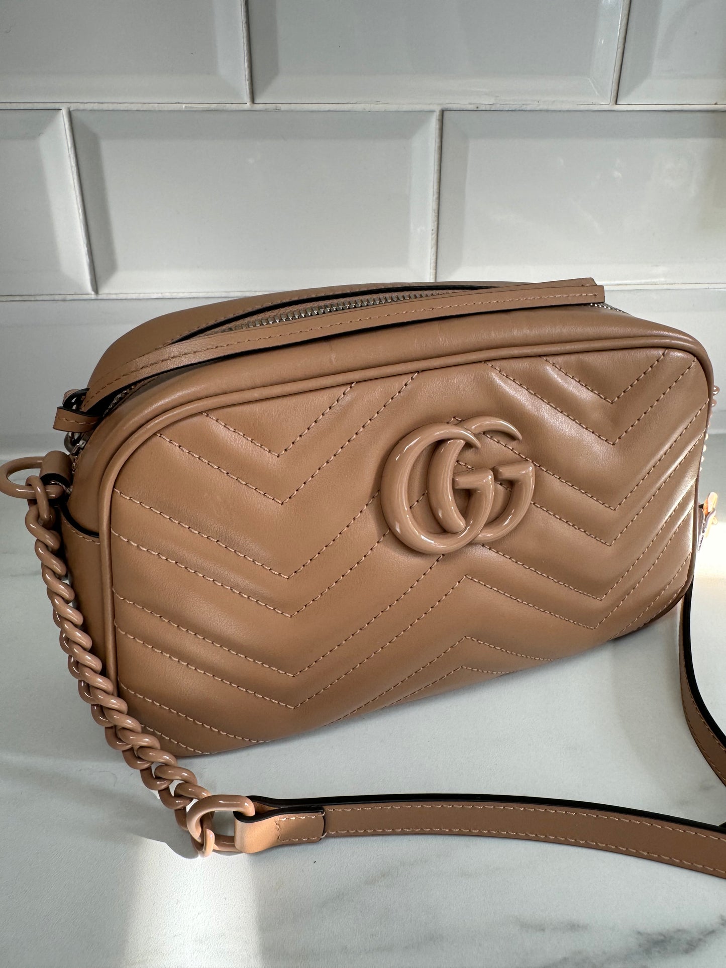 Gucci Small Marmont Matelassé Shoulder Bag - Beige