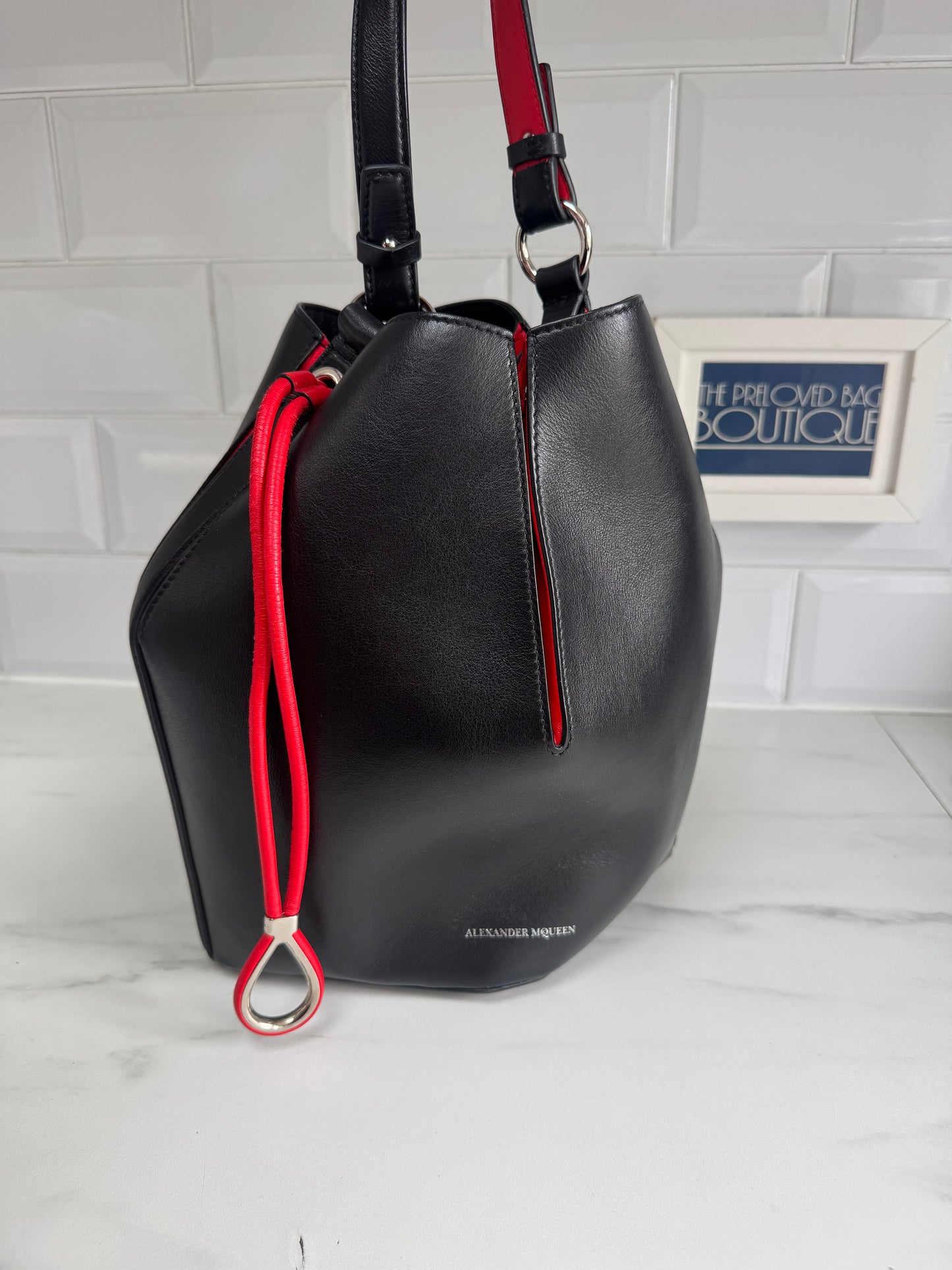 Alexander McQueen Bucket Bag - Black