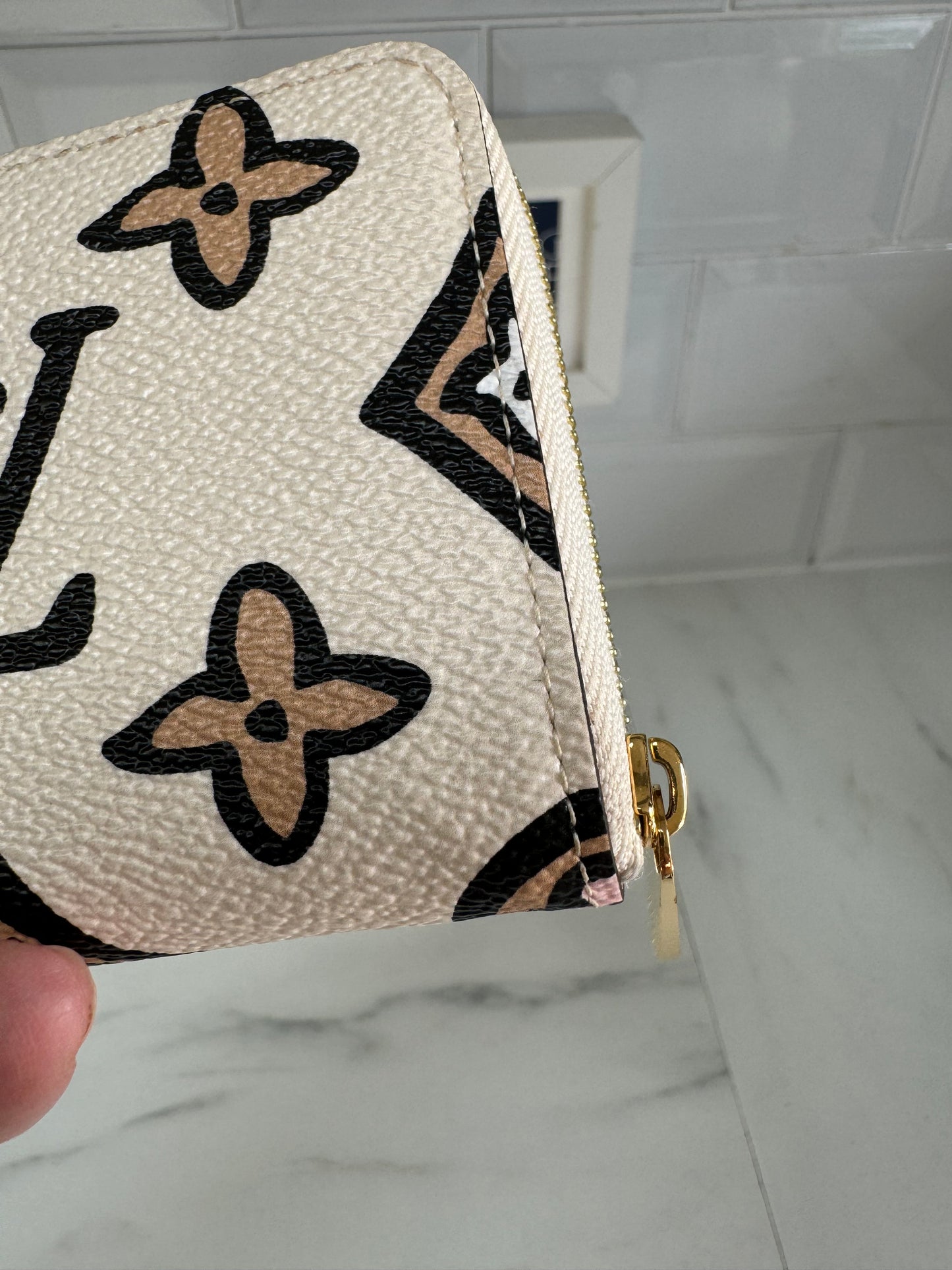 Louis Vuitton Limited Edition Giant Monogram Wild At Heart Zippy Coin Purse - Creme