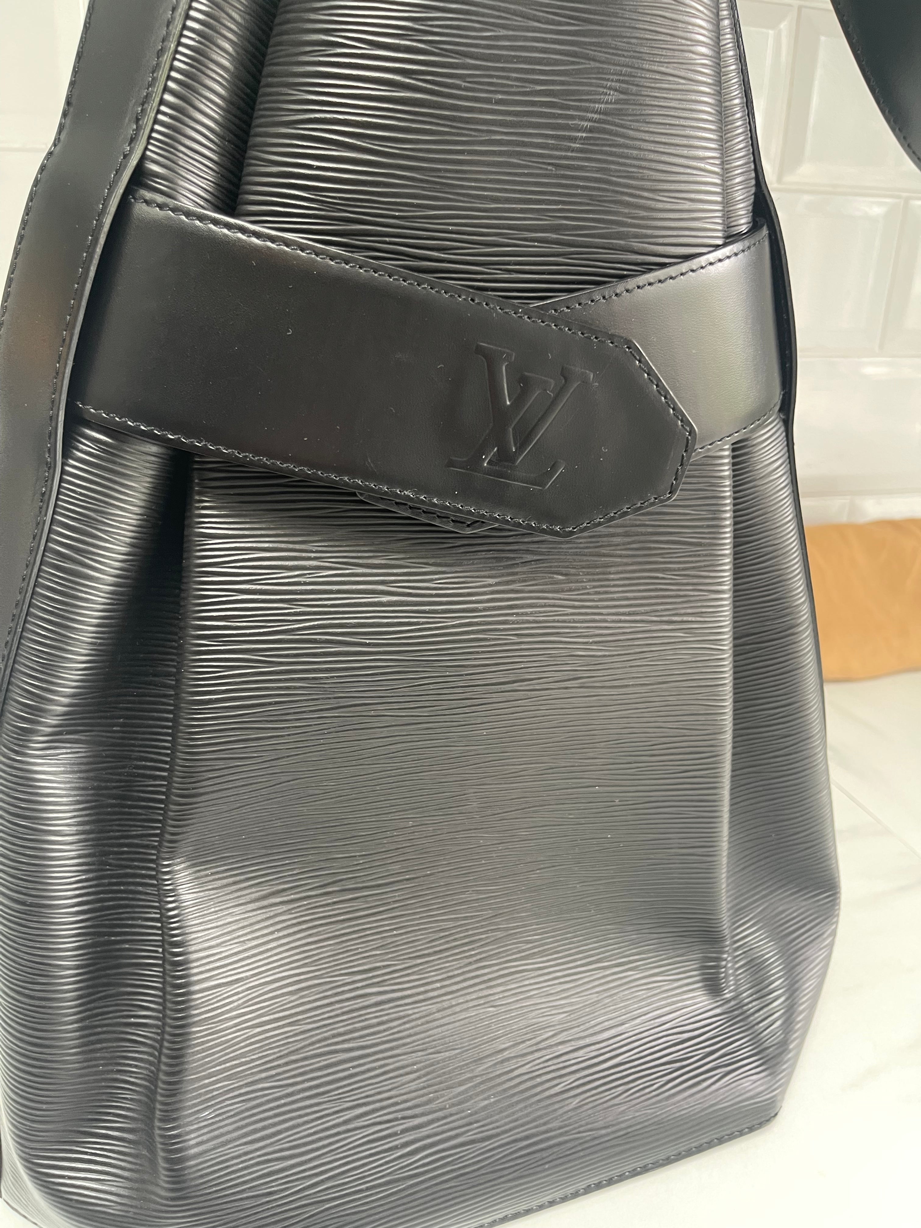 Sac epi clearance louis vuitton