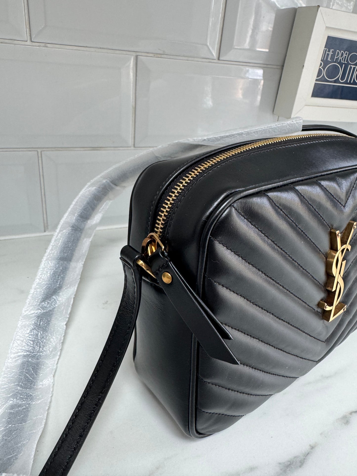 Saint Laurent Medium Lou Satchel - Black