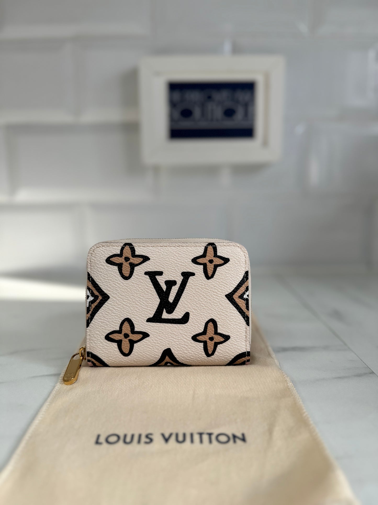 Louis Vuitton Limited Edition Giant Monogram Wild At Heart Zippy Coin Purse - Creme