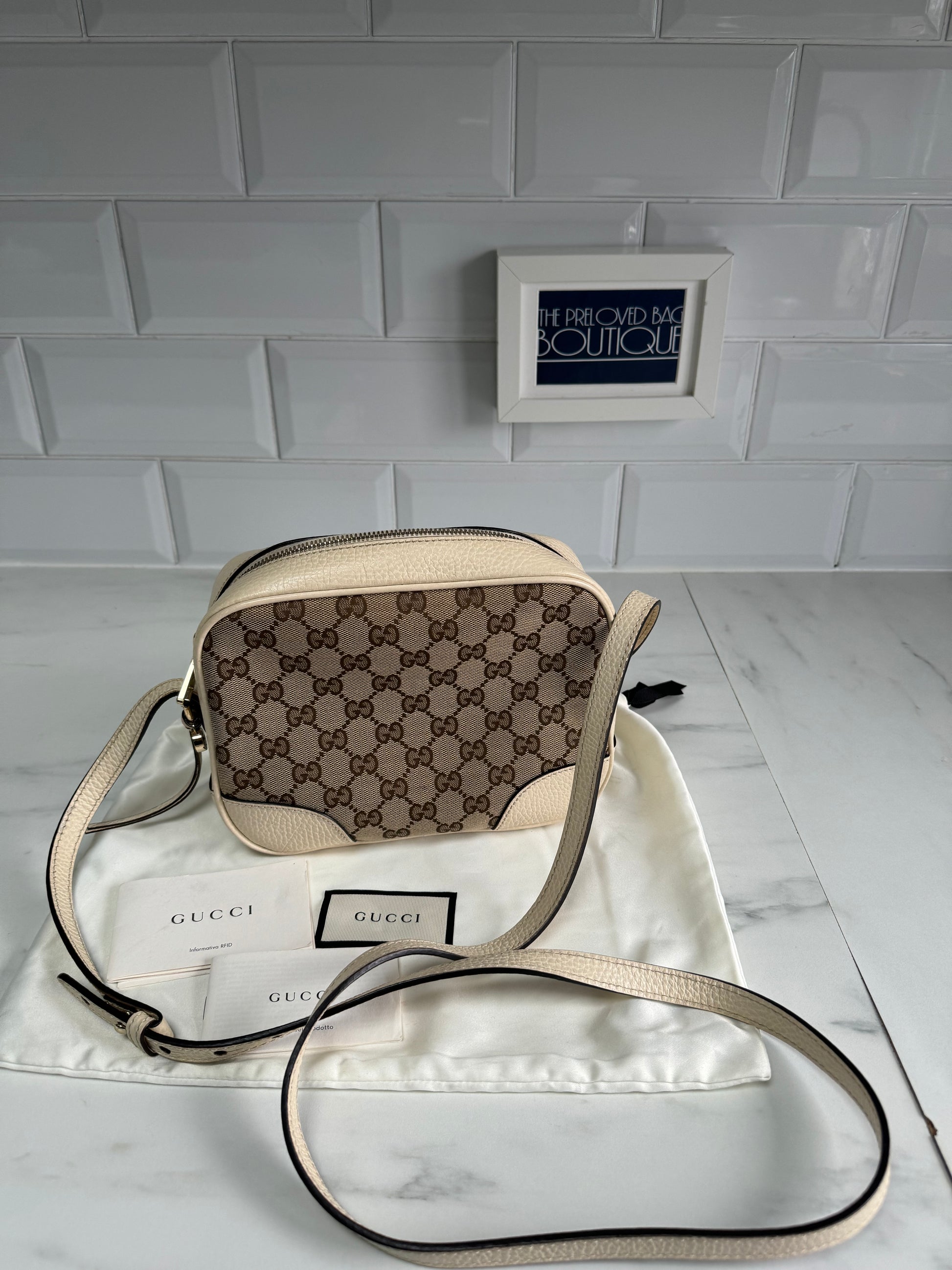 Gucci off 2025 white bag