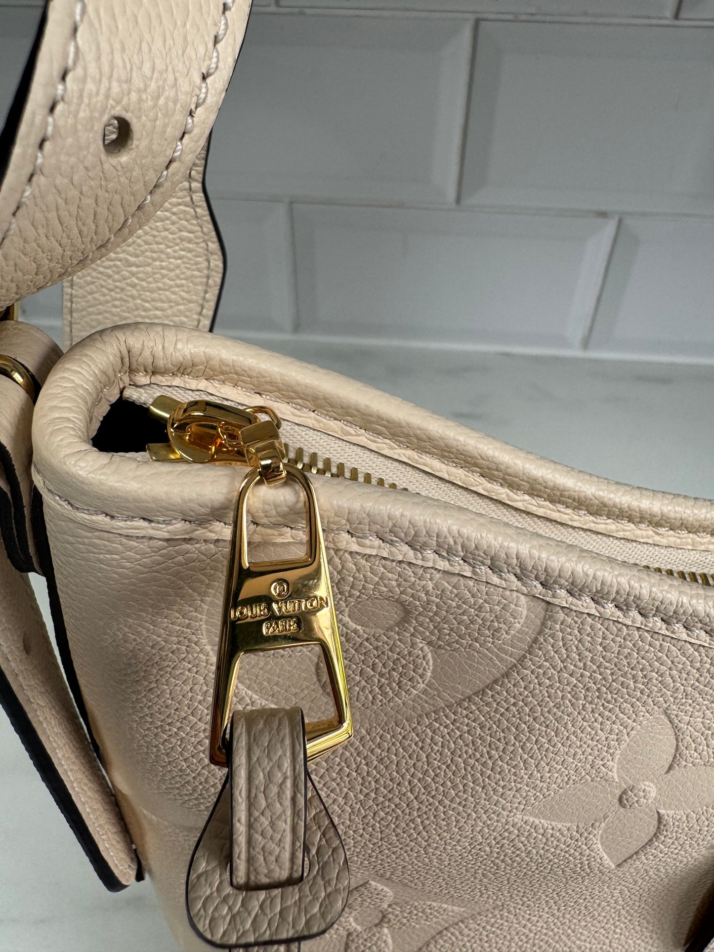 Louis Vuitton Carryall Creme Giant Monogram Emperiente PM - White
