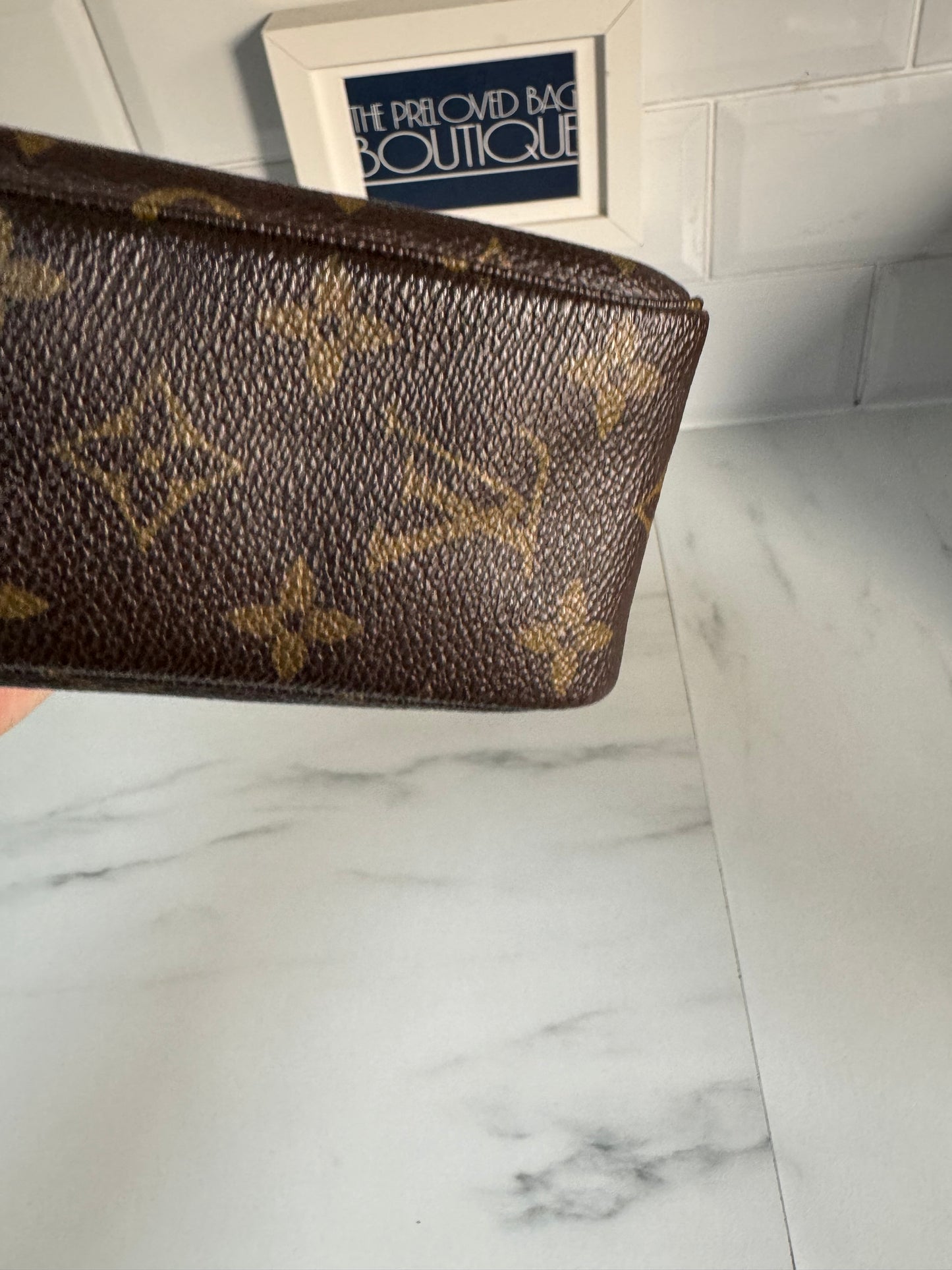 Louis Vuitton Trousse 23 - Monogram