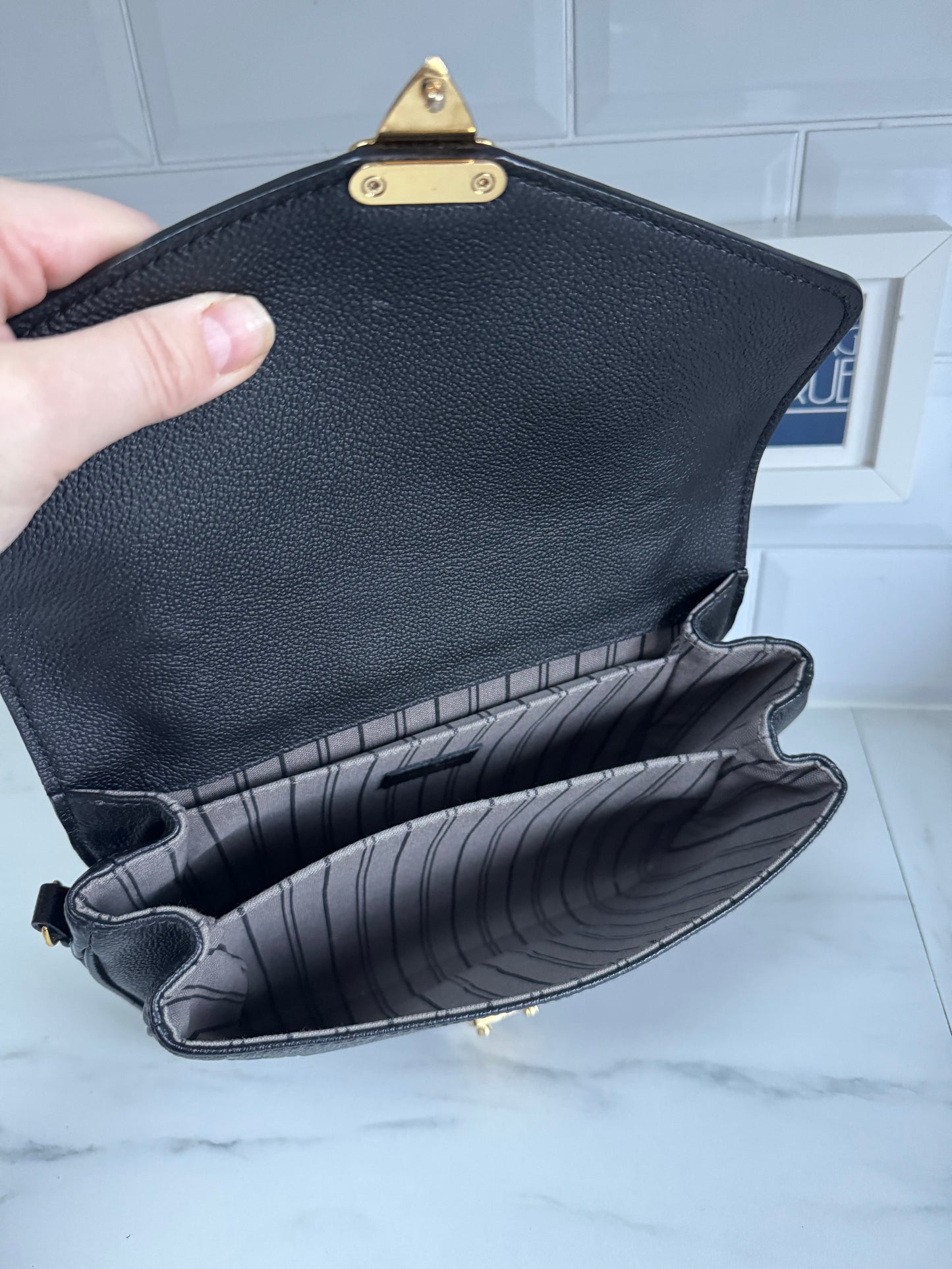 Louis Vuitton Pochette Metis Emperiente - Black