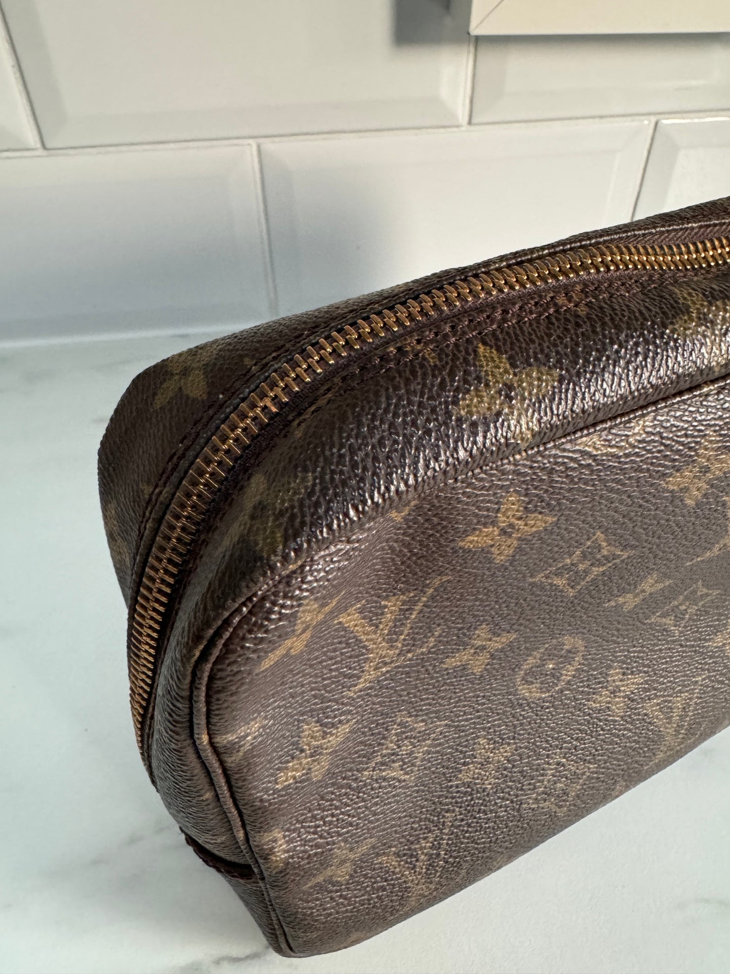 Louis Vuitton Trousse 23 - Monogram