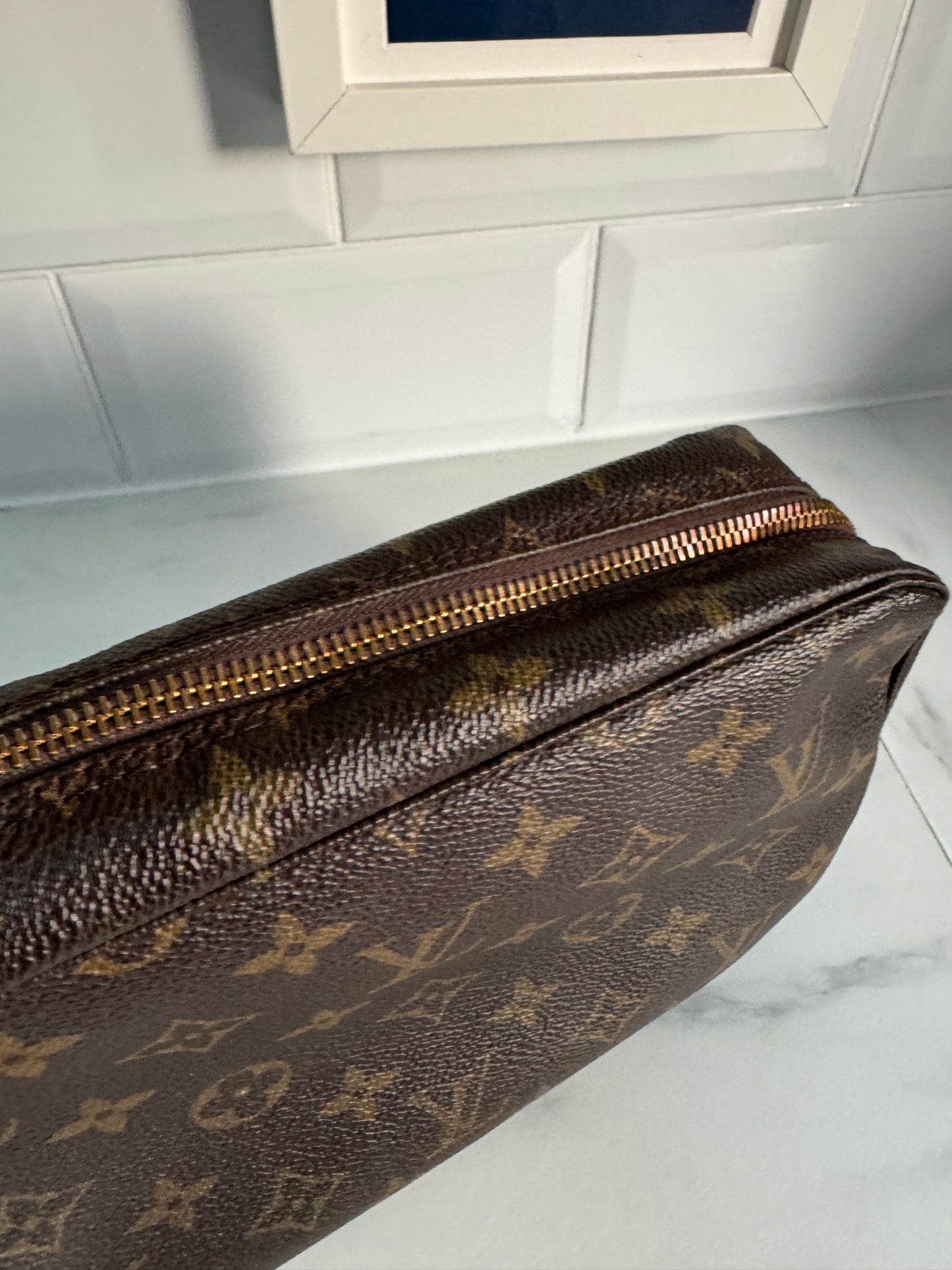 Louis Vuitton Trousse 23 - Monogram