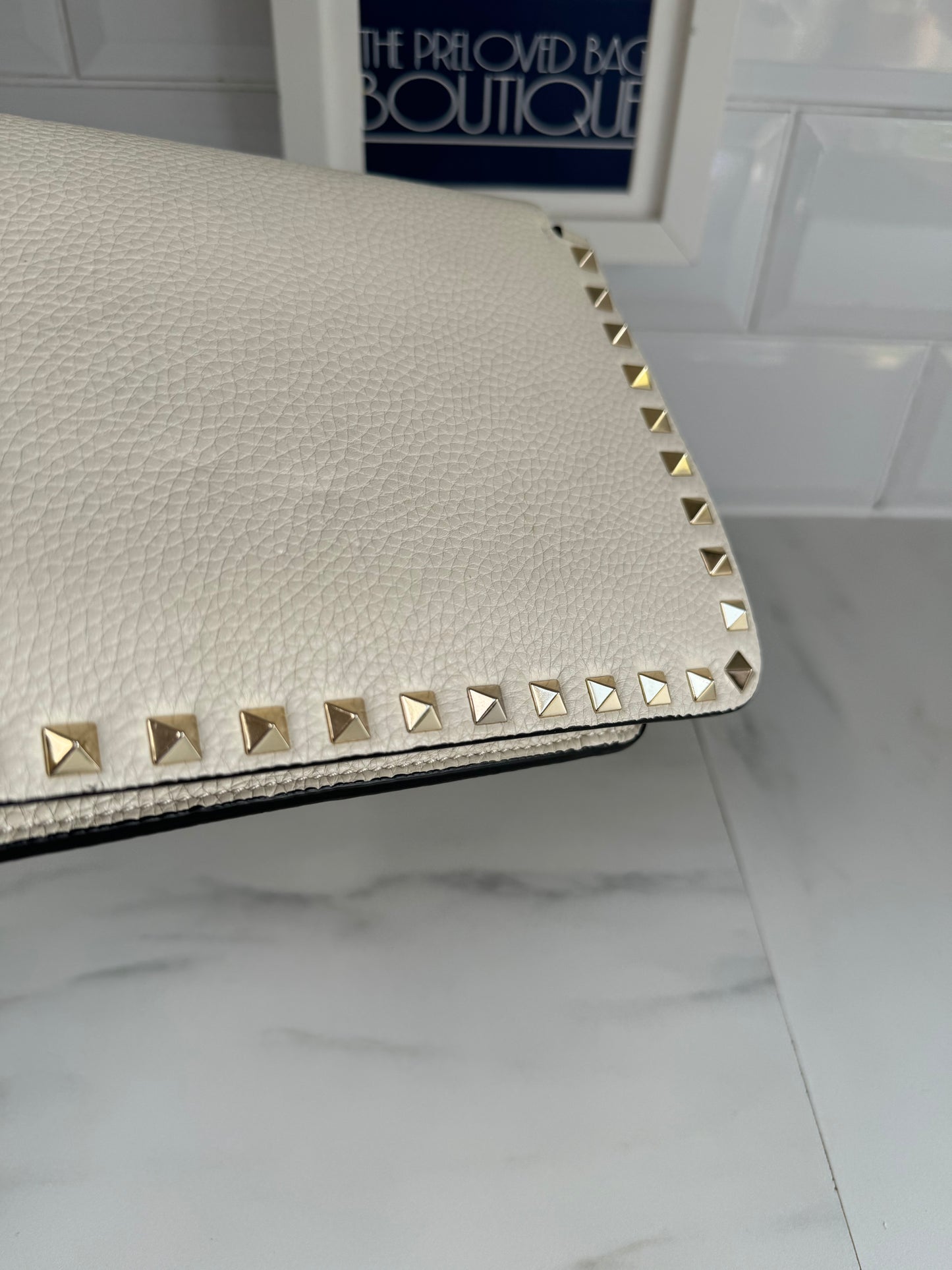 Valentino Garavani Small Rockstud Shoulder Bag - white