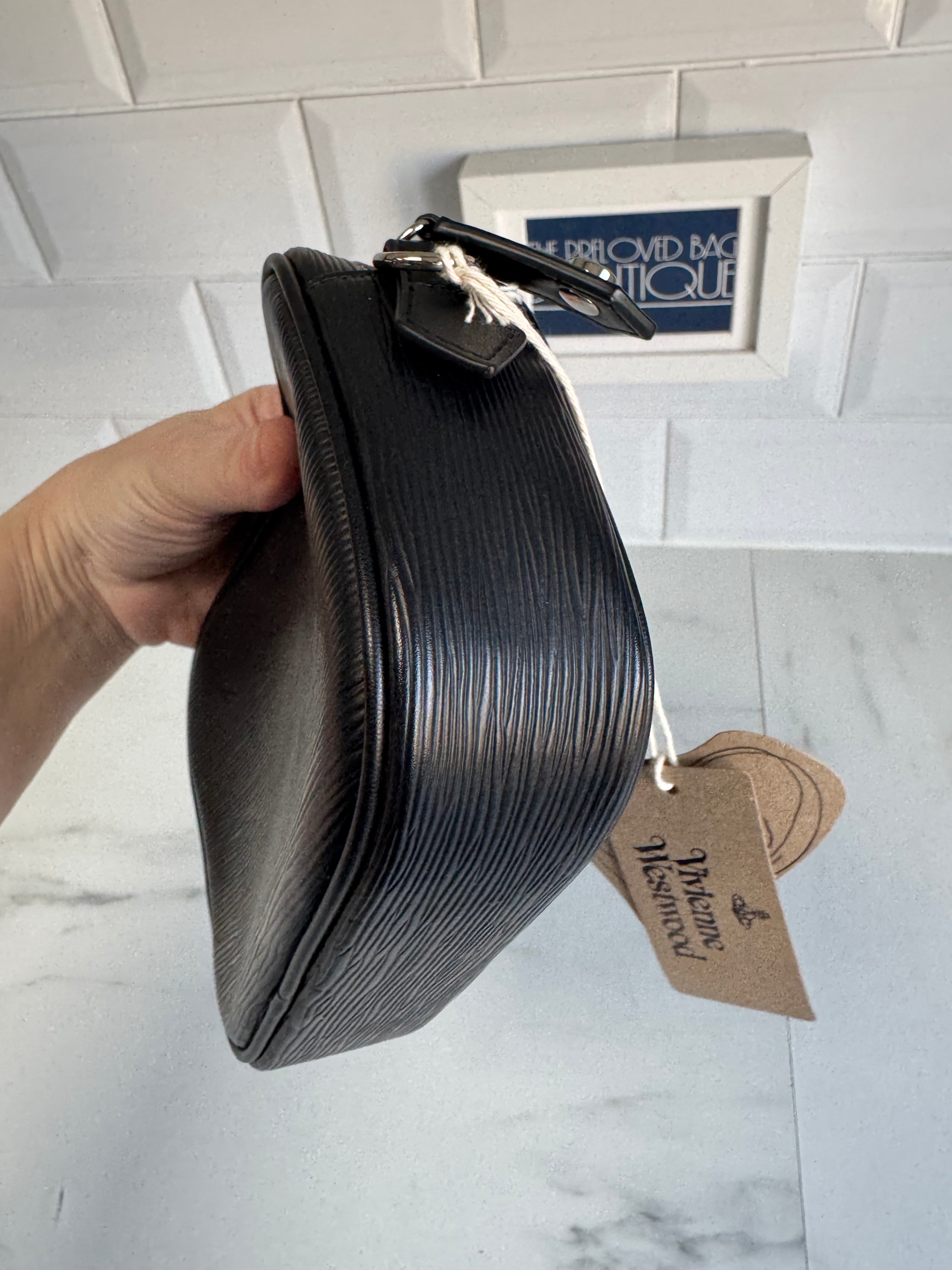 ★Vivienne Westwood★ Anna Camera Tote Bag Black 48020003US0 Vivienne Westwood ANNA CAMERA BAG - Cross body bag - black