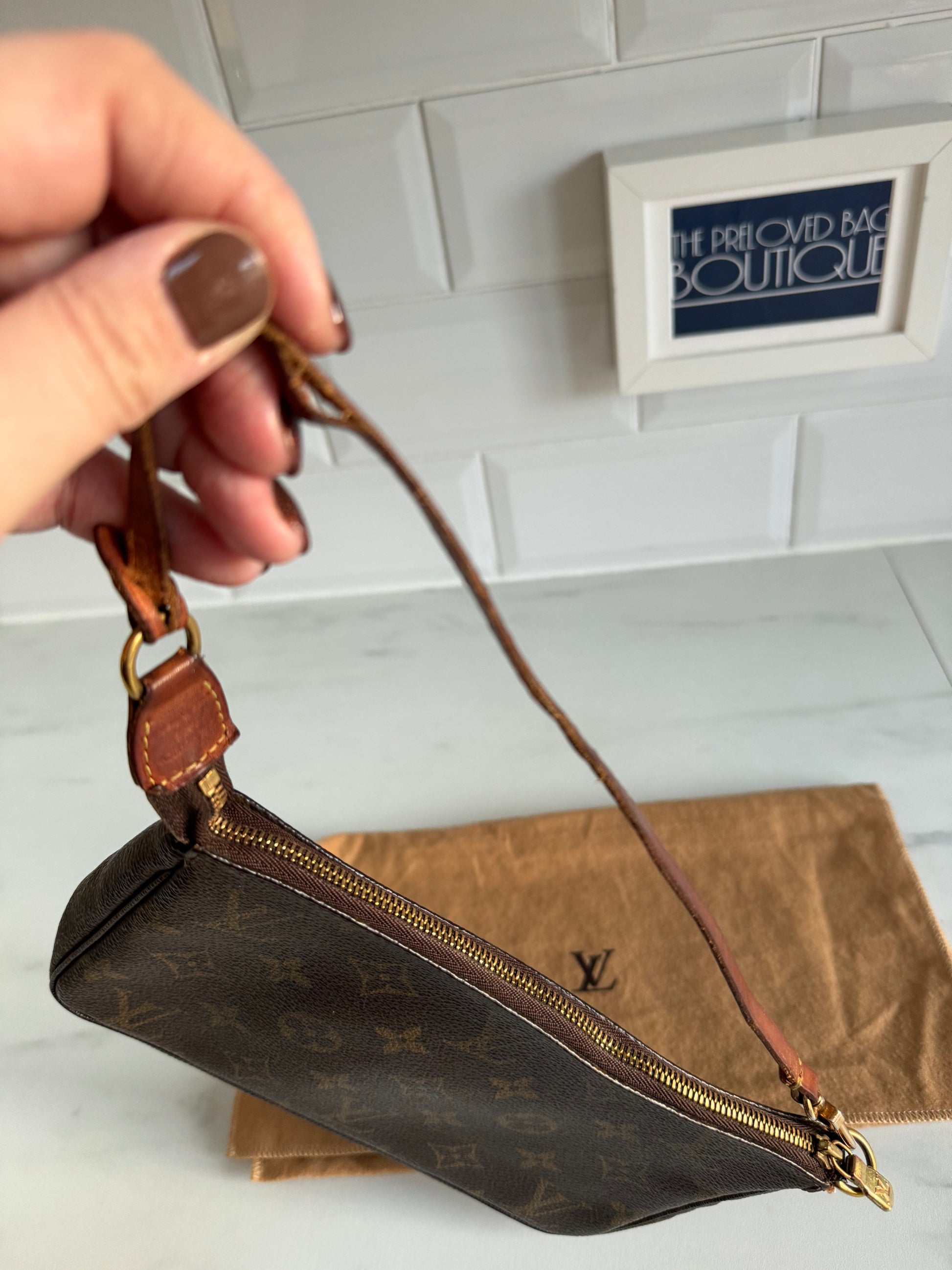 Louis vuitton pochette accessoires nm outlet monogram