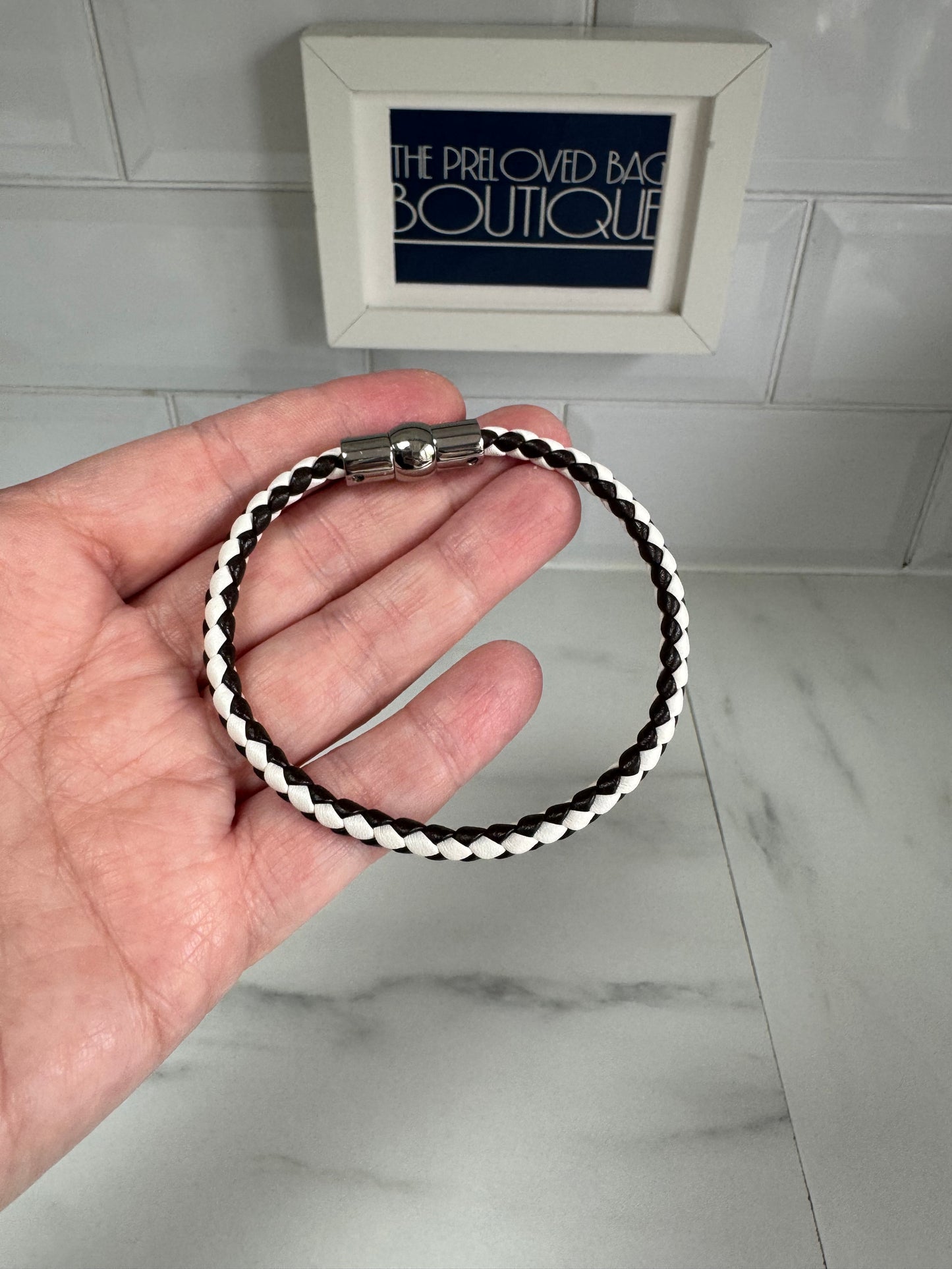Mulberry Iris Bracelet - Black and White