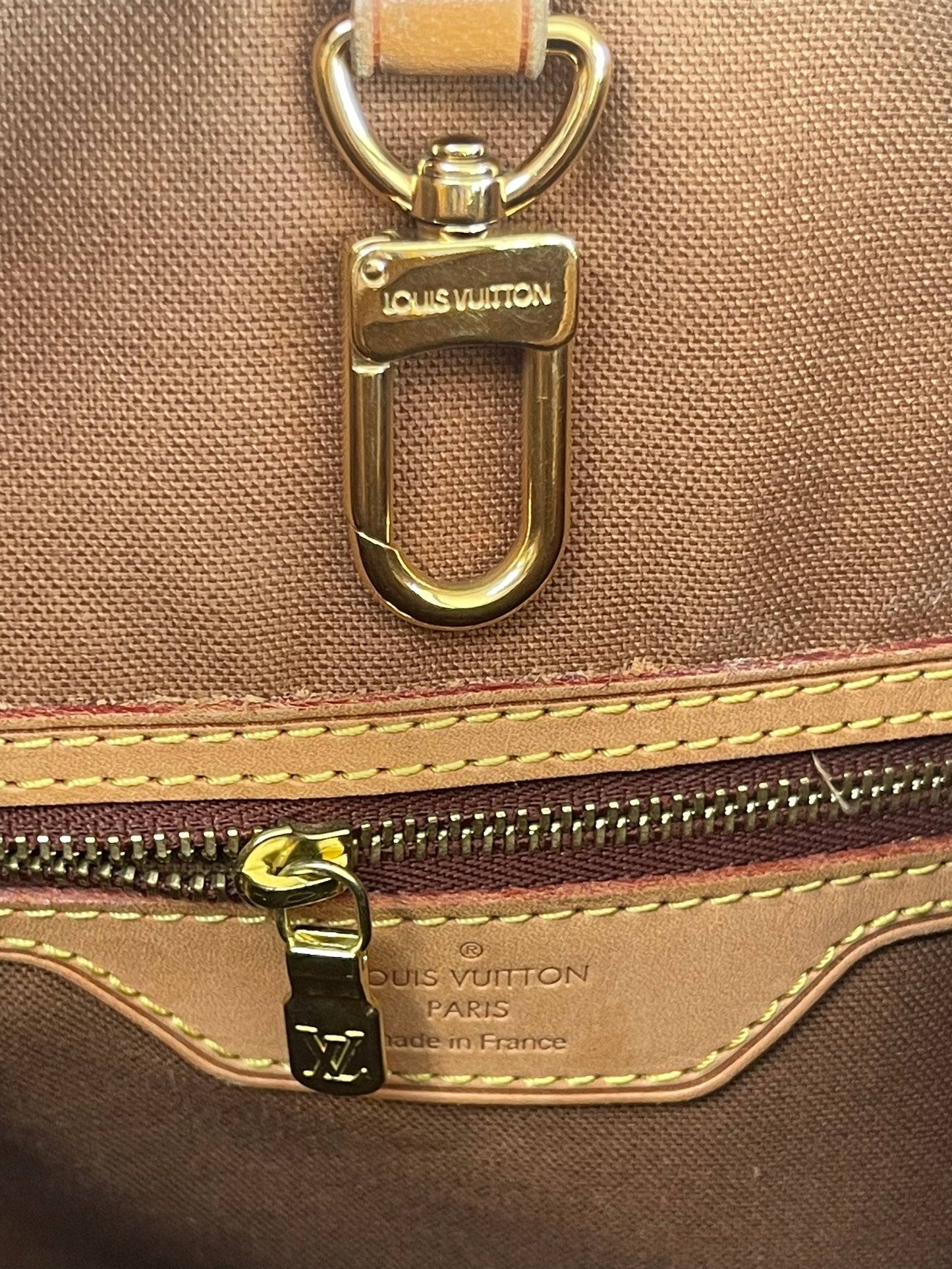 Louis Vuitton Batignoles Vertical - Monogram