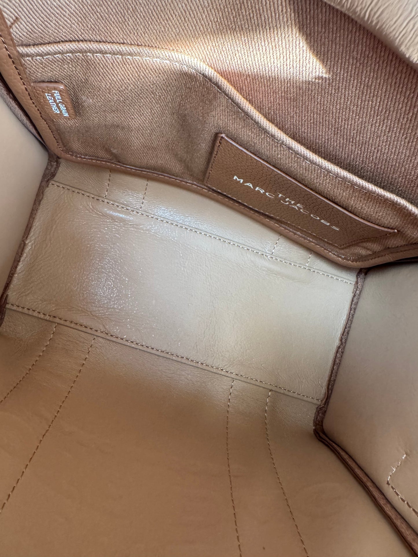 Marc Jacobs Small The Tote Bag - Argan Oil (Tan)