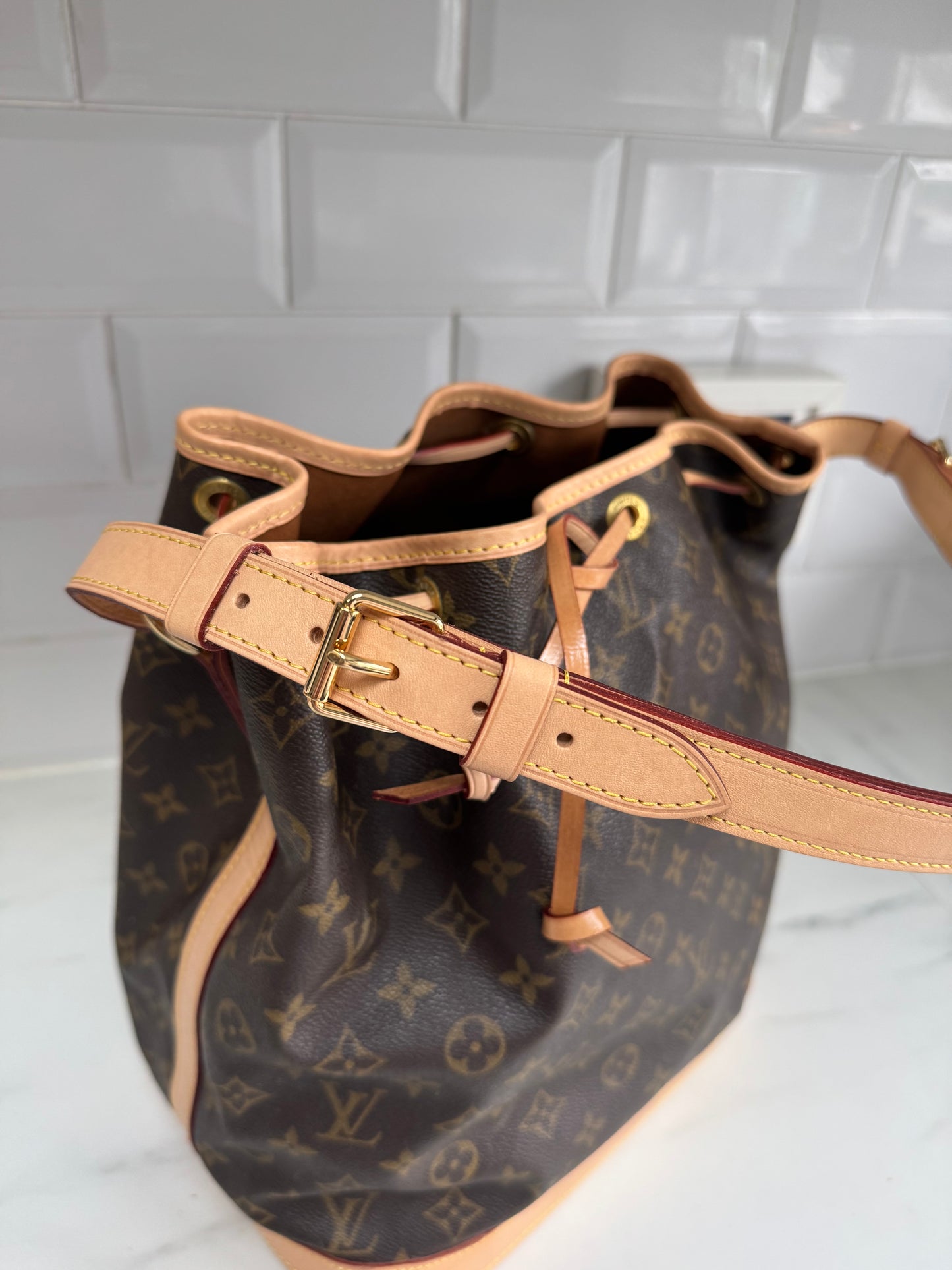 Louis Vuitton GM Noe Bucket Bag - Brown Monogram