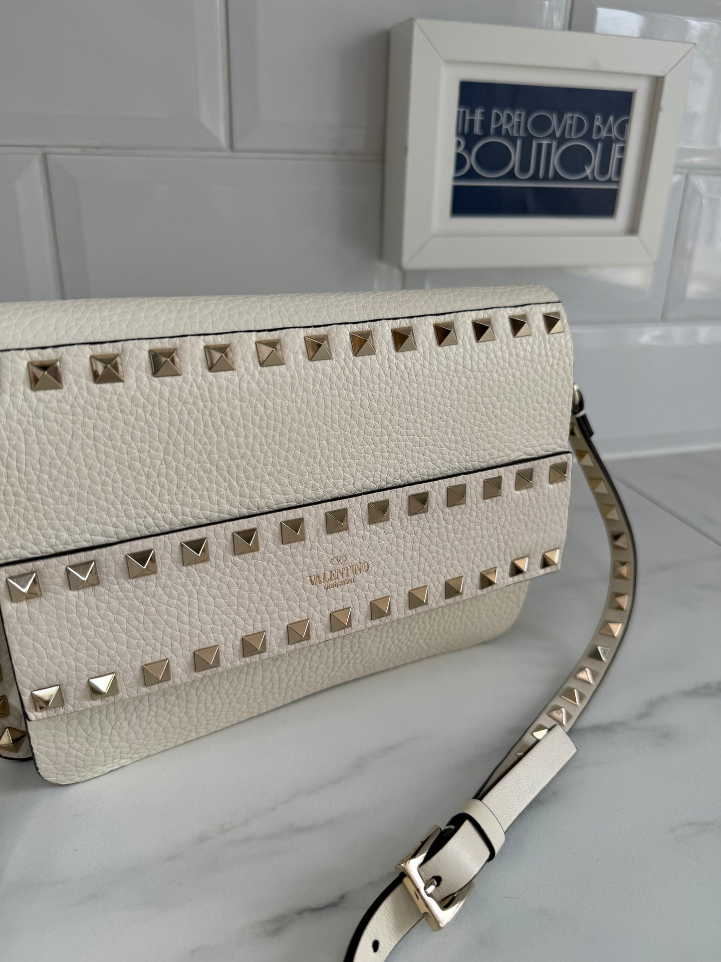 Valentino Garavani Small Rockstud Shoulder Bag - white