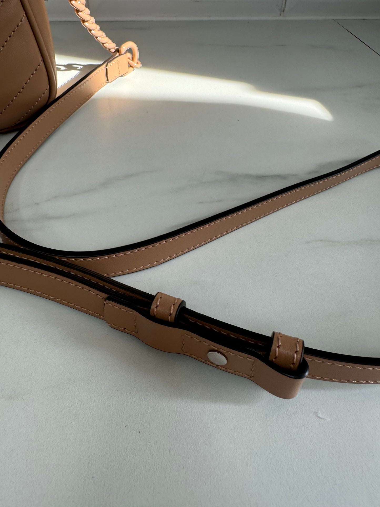 Gucci Small Marmont Matelassé Shoulder Bag - Beige